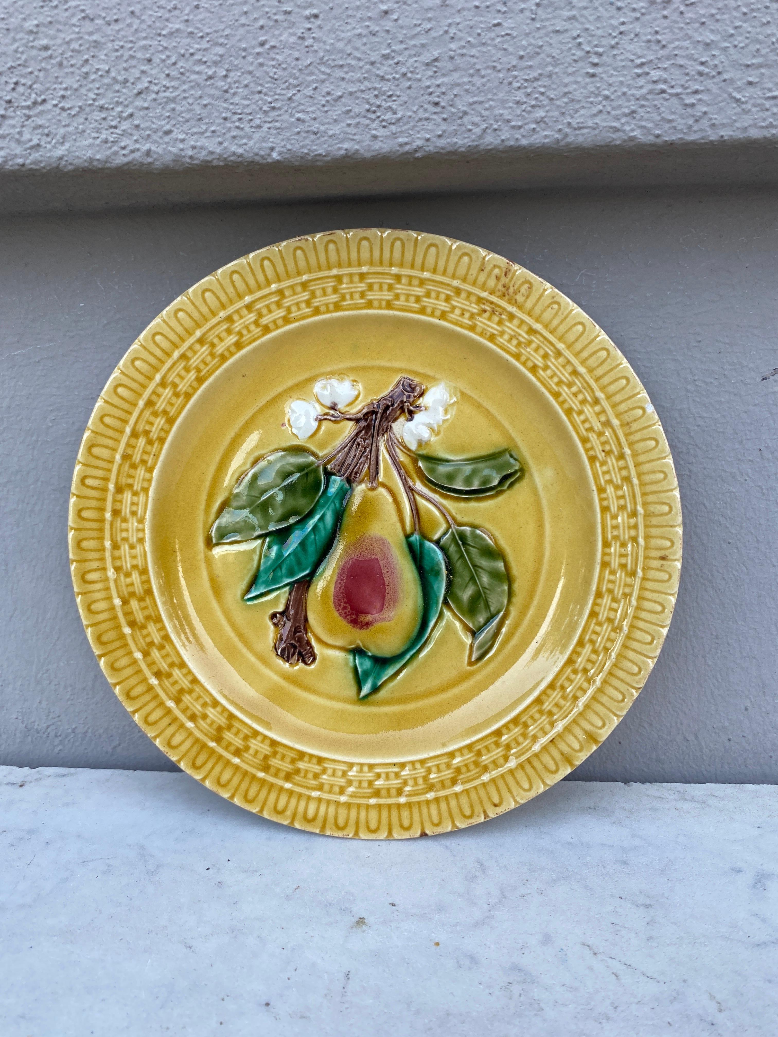 French Majolica Morning Glory Plate Luneville, circa 1880 In Good Condition For Sale In Austin, TX