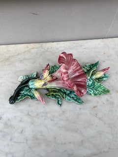 Maiolica francese Morning Glory Wall Pocket Fives Lille, circa 1890