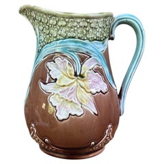 Französischer Majolika-Krug mit Orchideenmotiv, Fives Lille, um 1900
