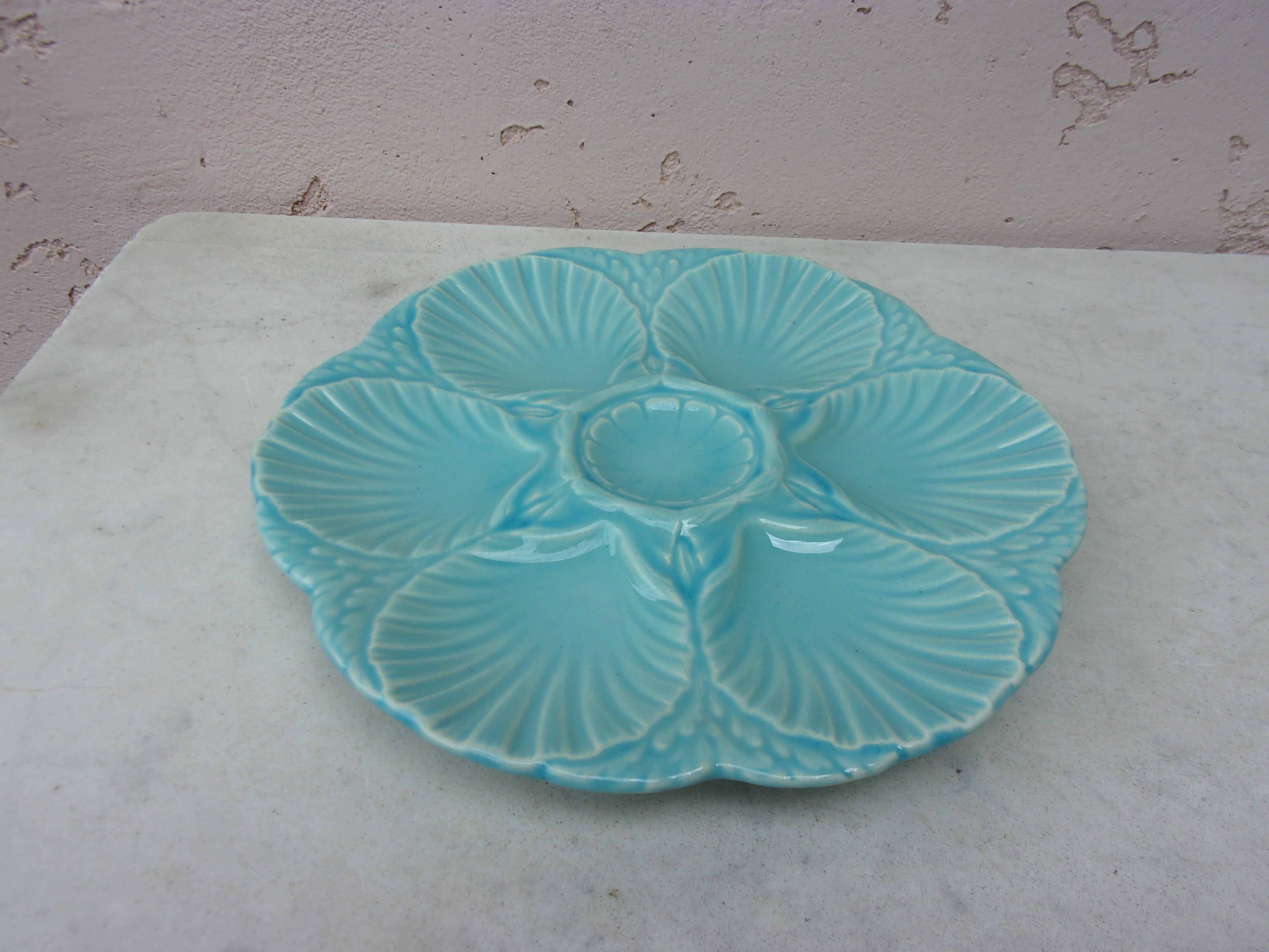 French Provincial French Majolica Oyster Aqua Turquoise Plate Sarreguemines, circa 1870 For Sale