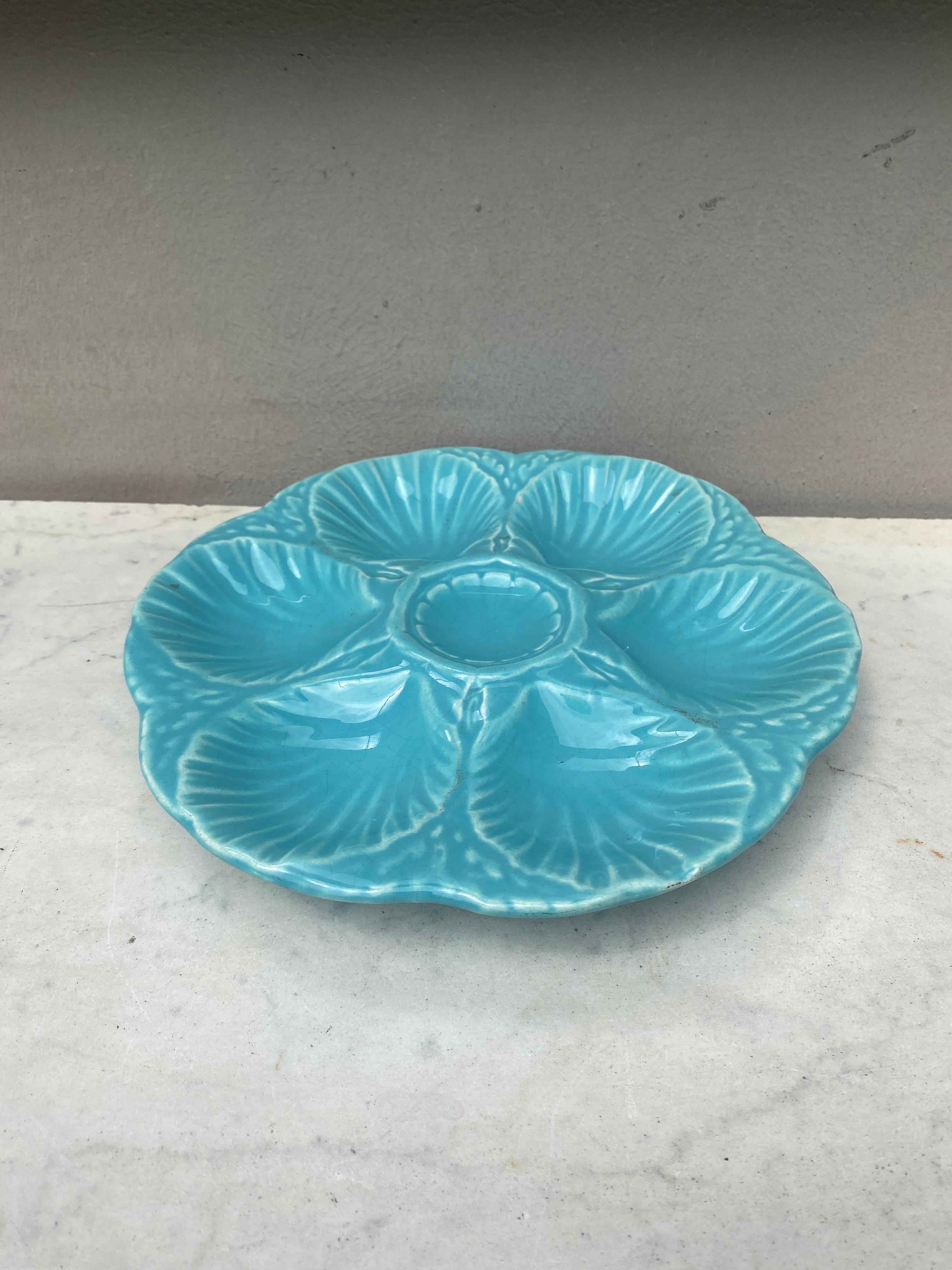 French Provincial French Majolica Oyster Aqua Turquoise Plate Sarreguemines, circa 1870 For Sale