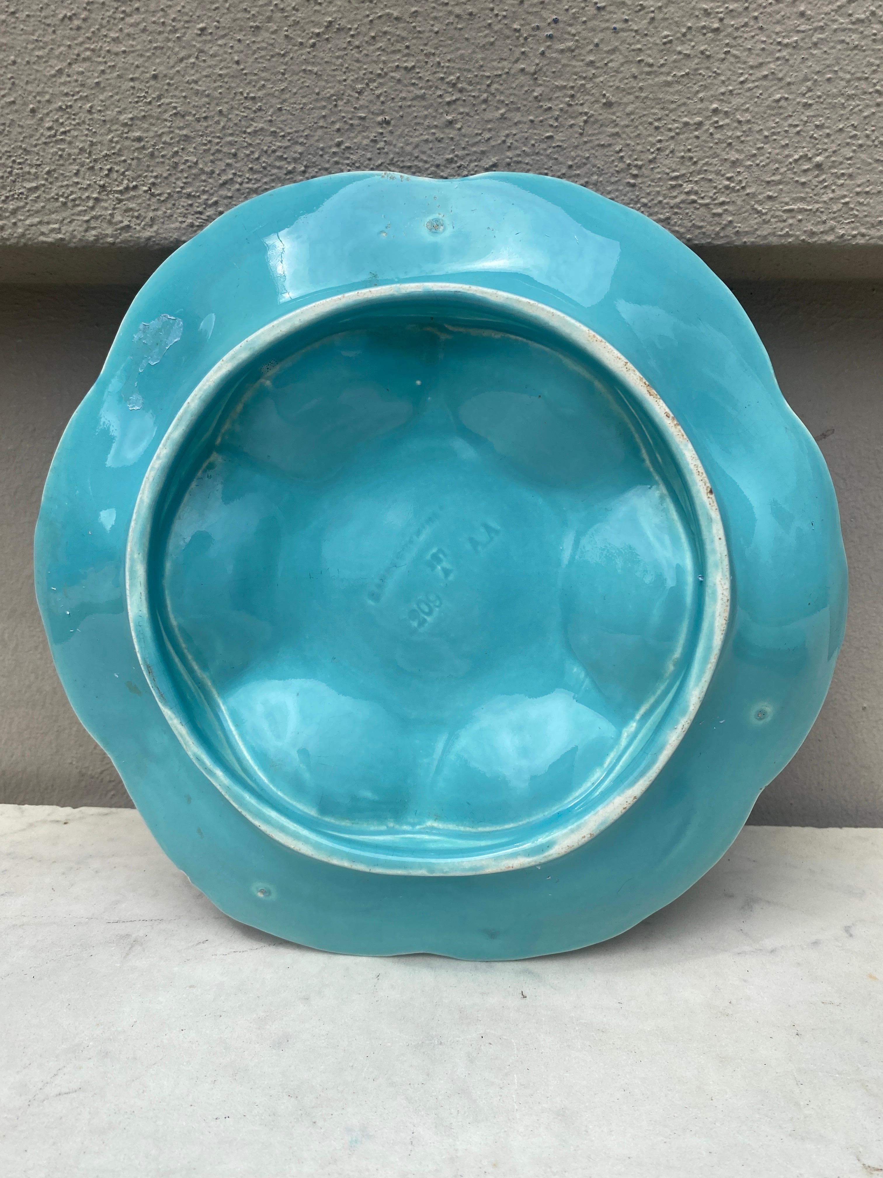 French Majolica Oyster Aqua Turquoise Plate Sarreguemines, circa 1870 In Good Condition For Sale In Austin, TX