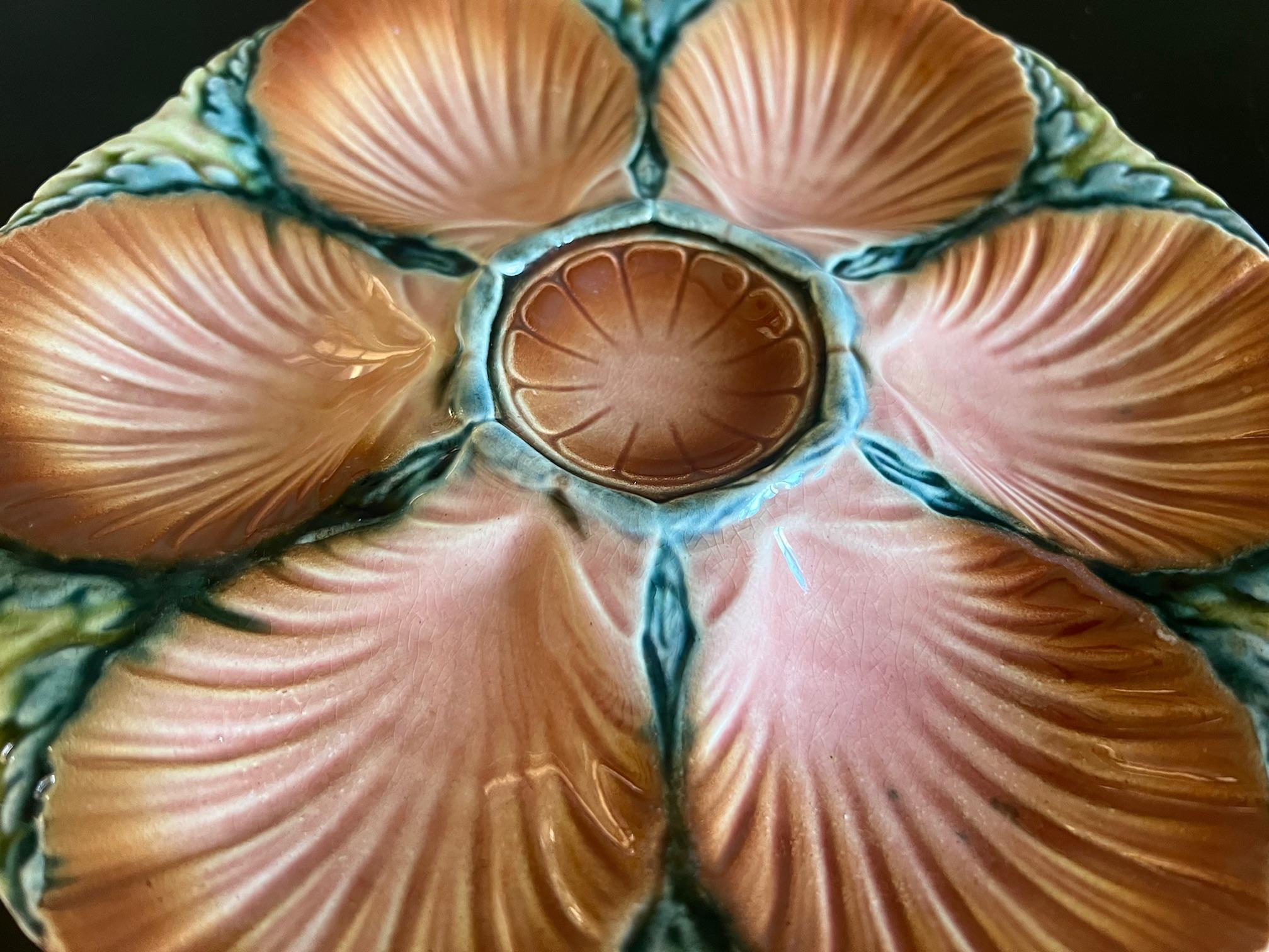 Dipinto a mano Piatto da ostrica in maiolica francese di Sarreguemines, C.I.C.