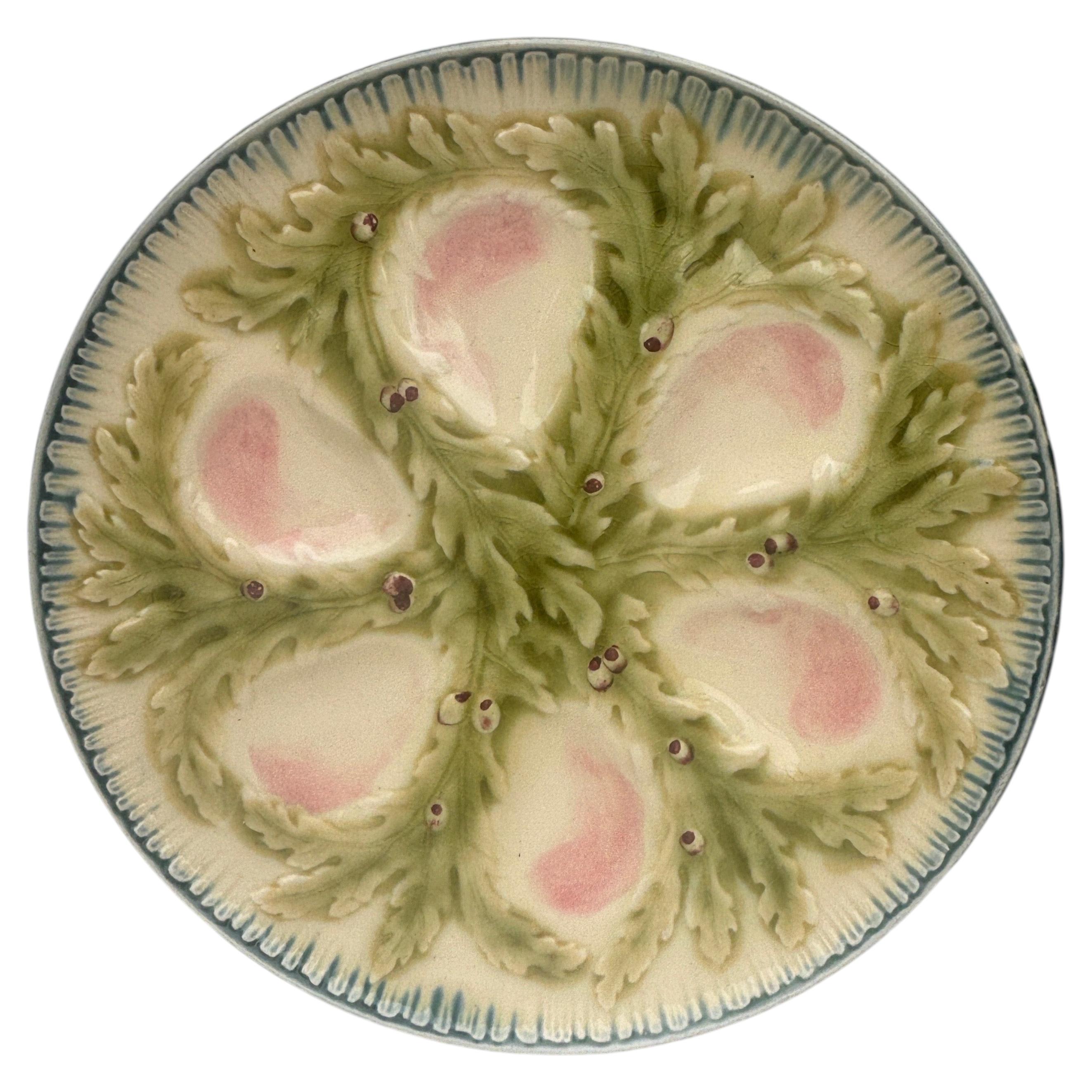 Piatto per ostriche in maiolica francese Choisy-le-Roi, 1880 circa