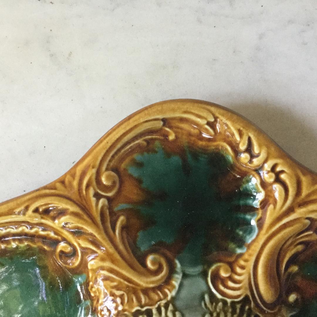 French Majolica oyster plate with yellow acanthus leaves, circa 1900.