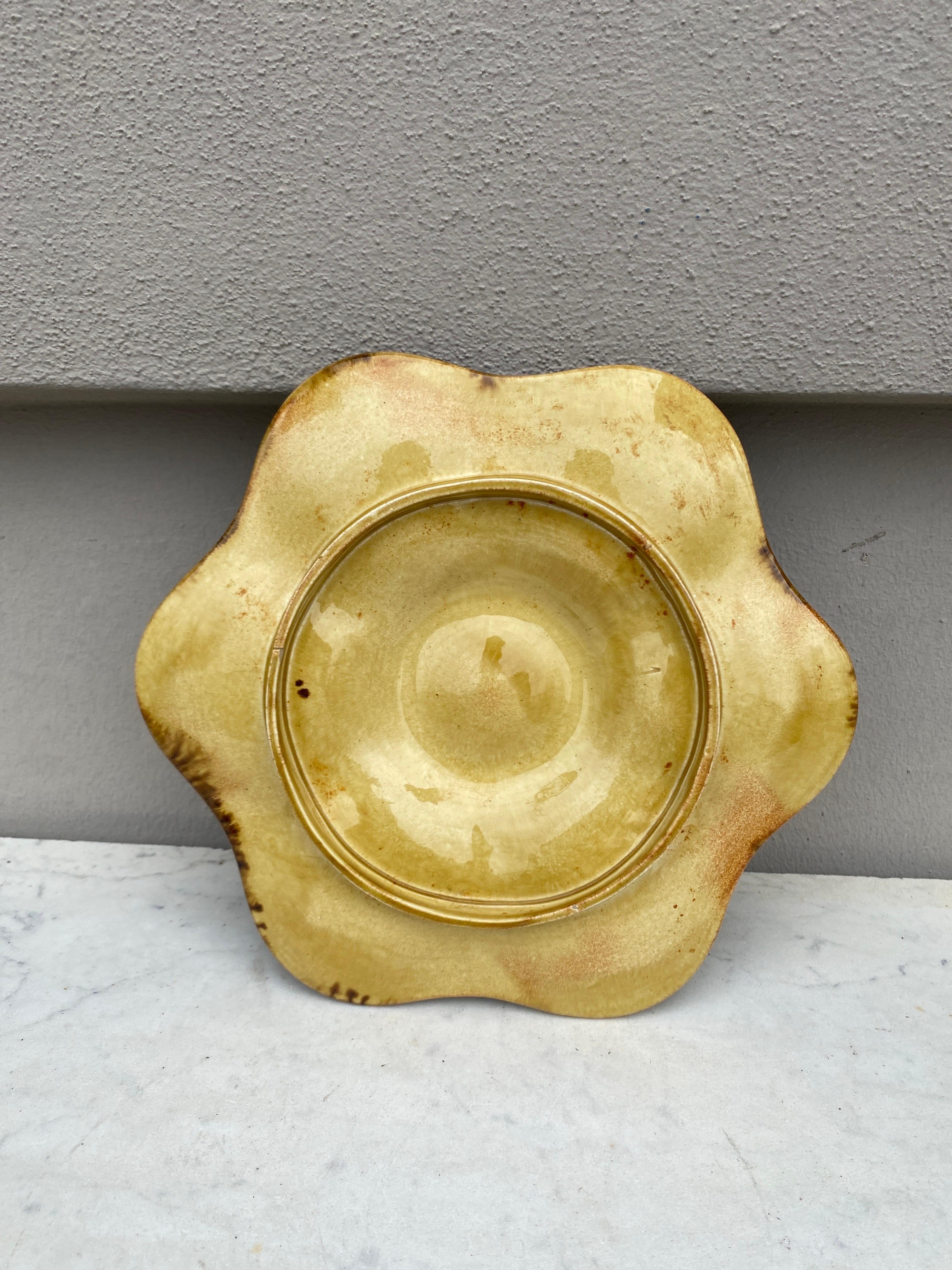 Early 20th Century French Majolica Oyster Plate, circa 1900 For Sale