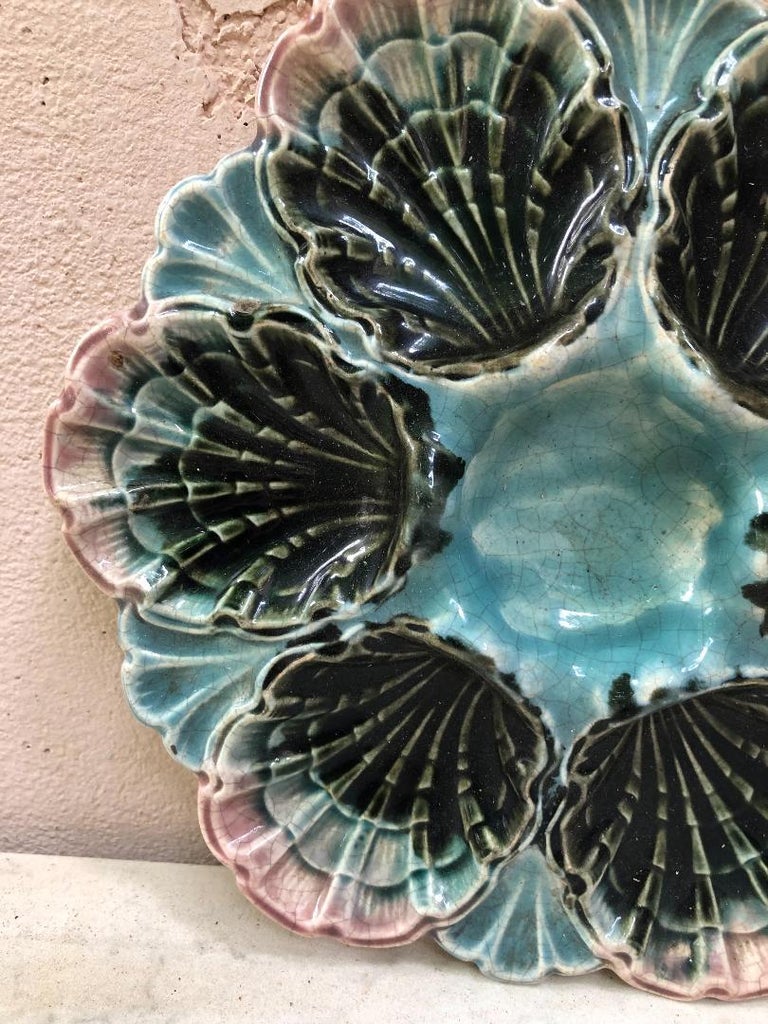 French Majolica blue, pink and grey oyster plate unsigned from Fives Lille, circa 1890.