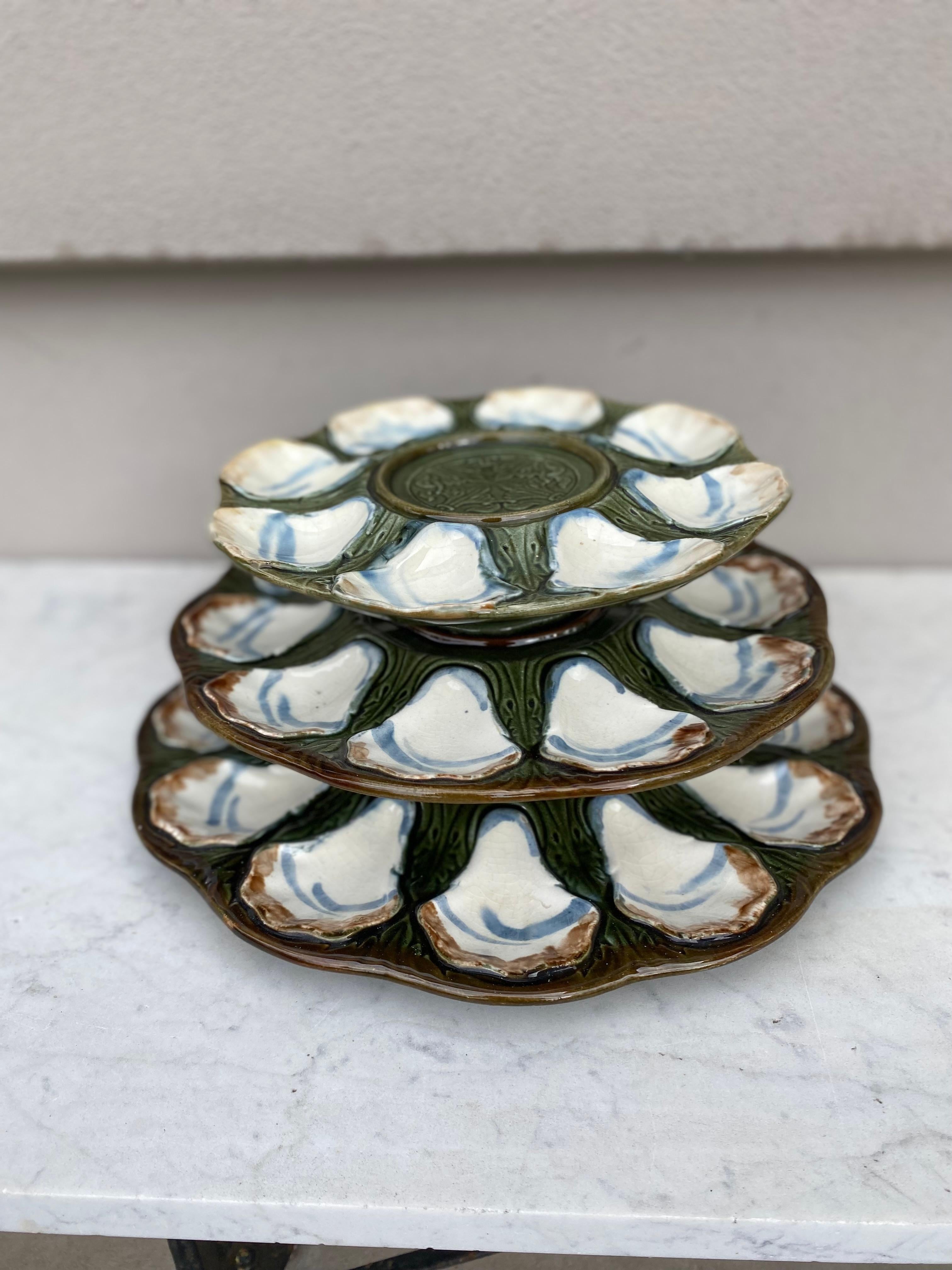 French Majolica Oyster Plate Longchamp, circa 1900 In Good Condition For Sale In Austin, TX