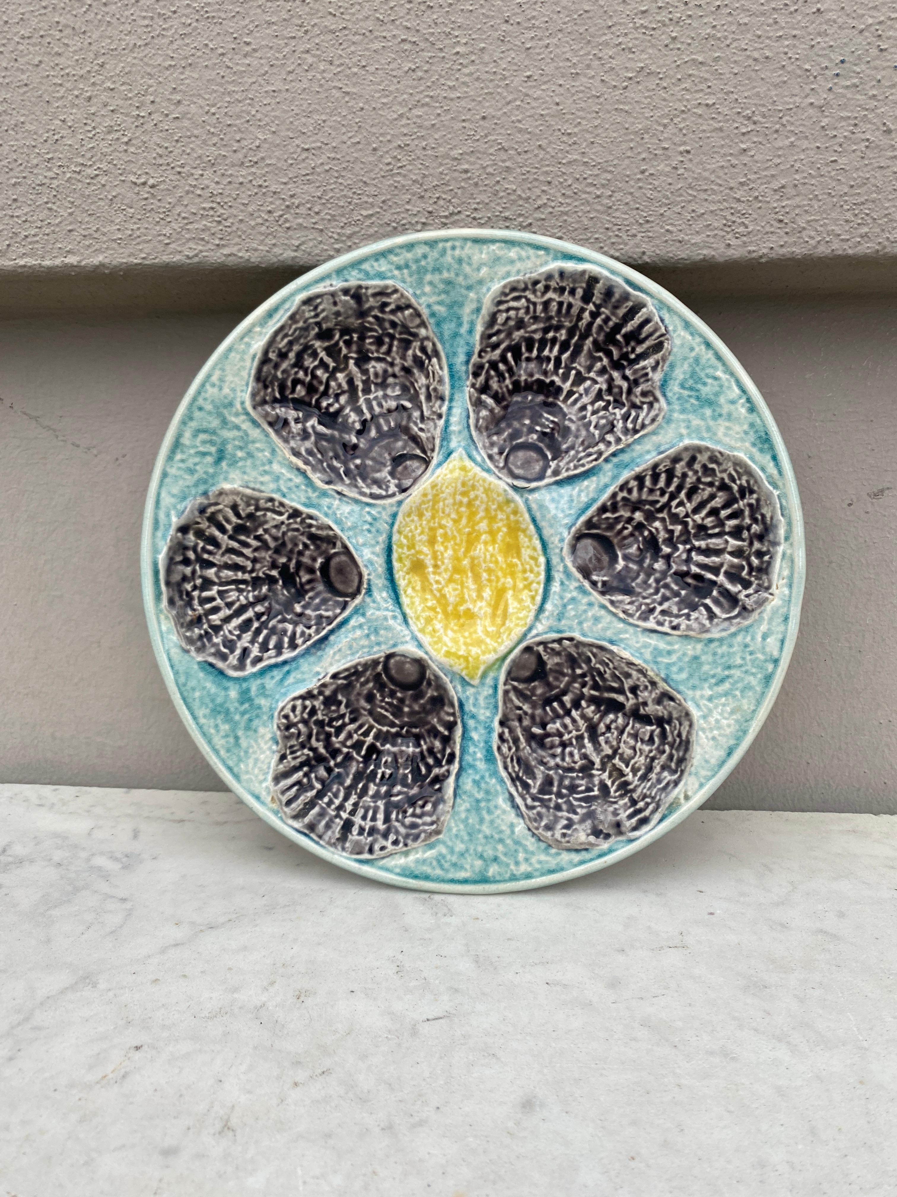 Early 20th Century French Majolica Oyster Plate Orchies, circa 1910 For Sale