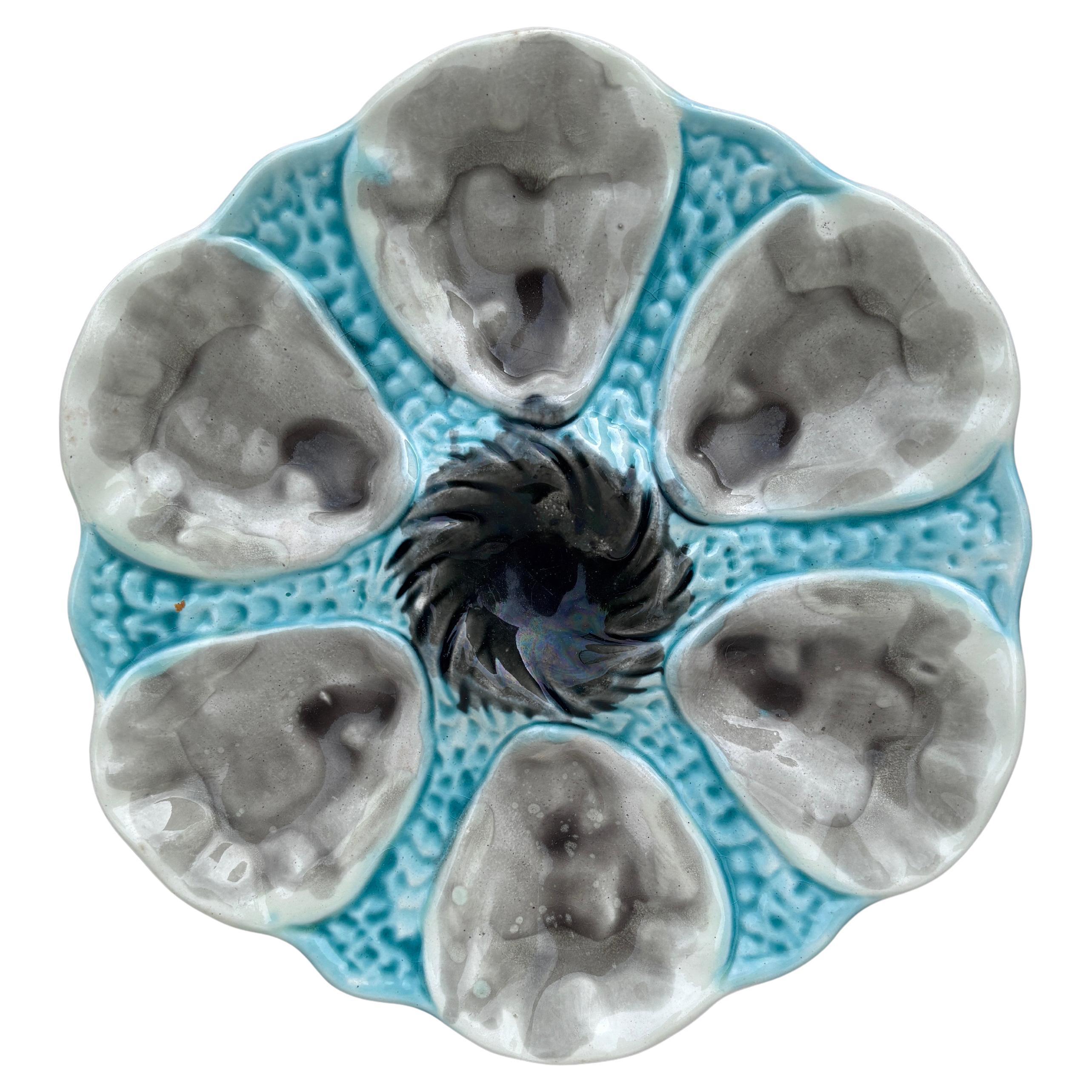 Piatto per ostriche in maiolica francese Orchies, 1910 circa in vendita