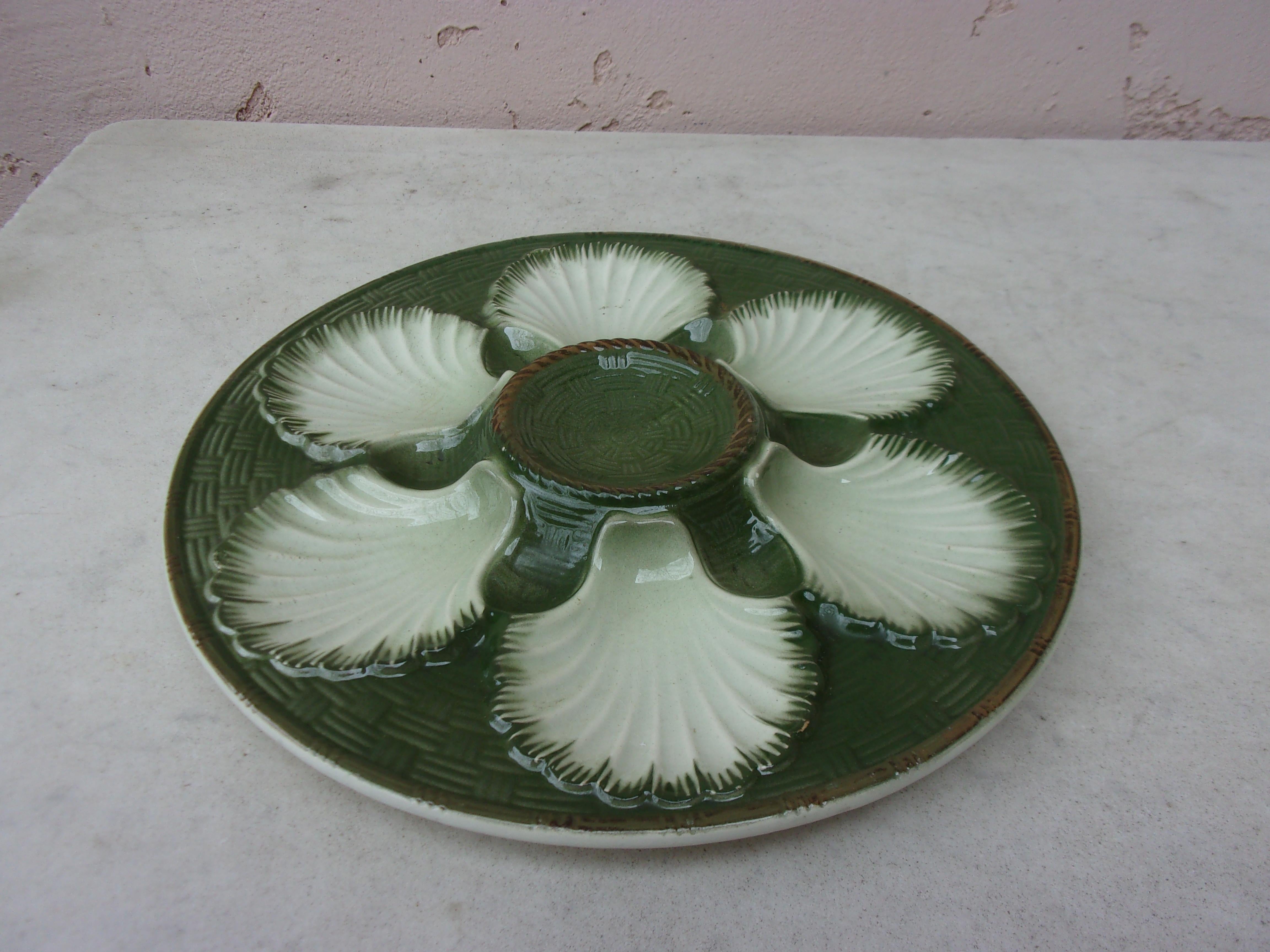 French Provincial French Majolica Oyster Plate Saint Clement, circa 1890