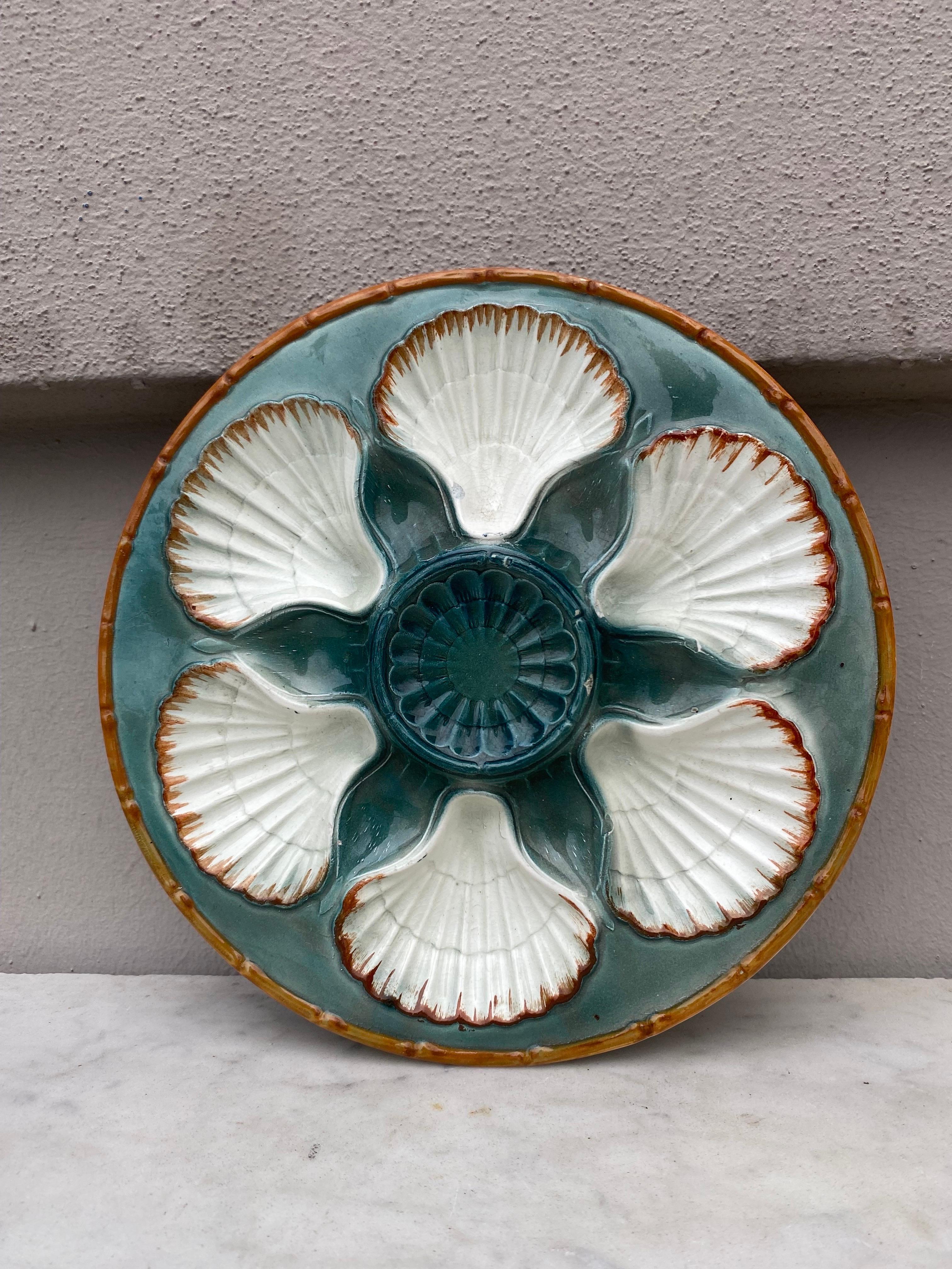 French Provincial French Majolica Oyster Plate Saint Clement, circa 1890 For Sale