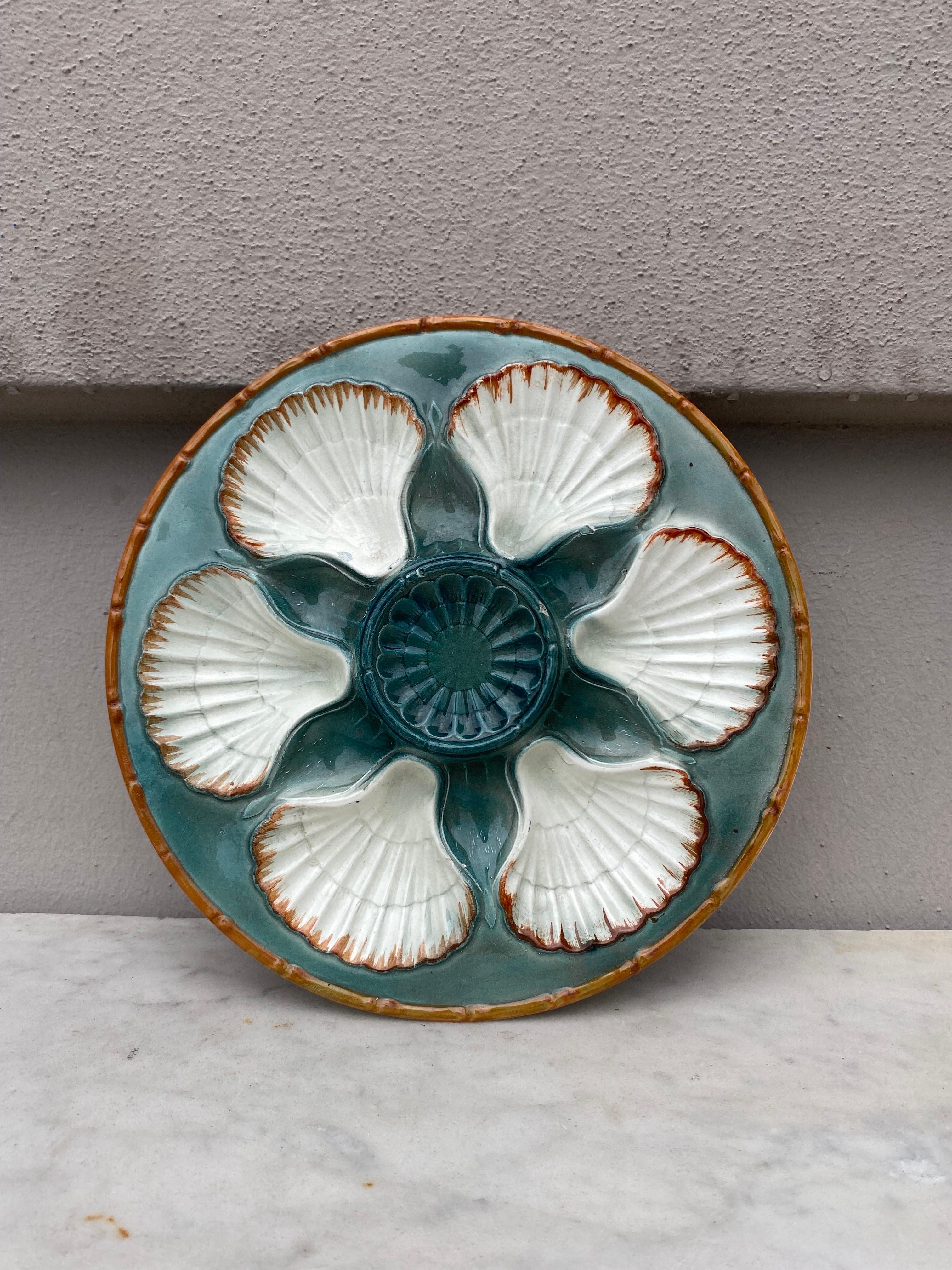 French Majolica Oyster Plate Saint Clement, circa 1890 In Good Condition For Sale In Austin, TX