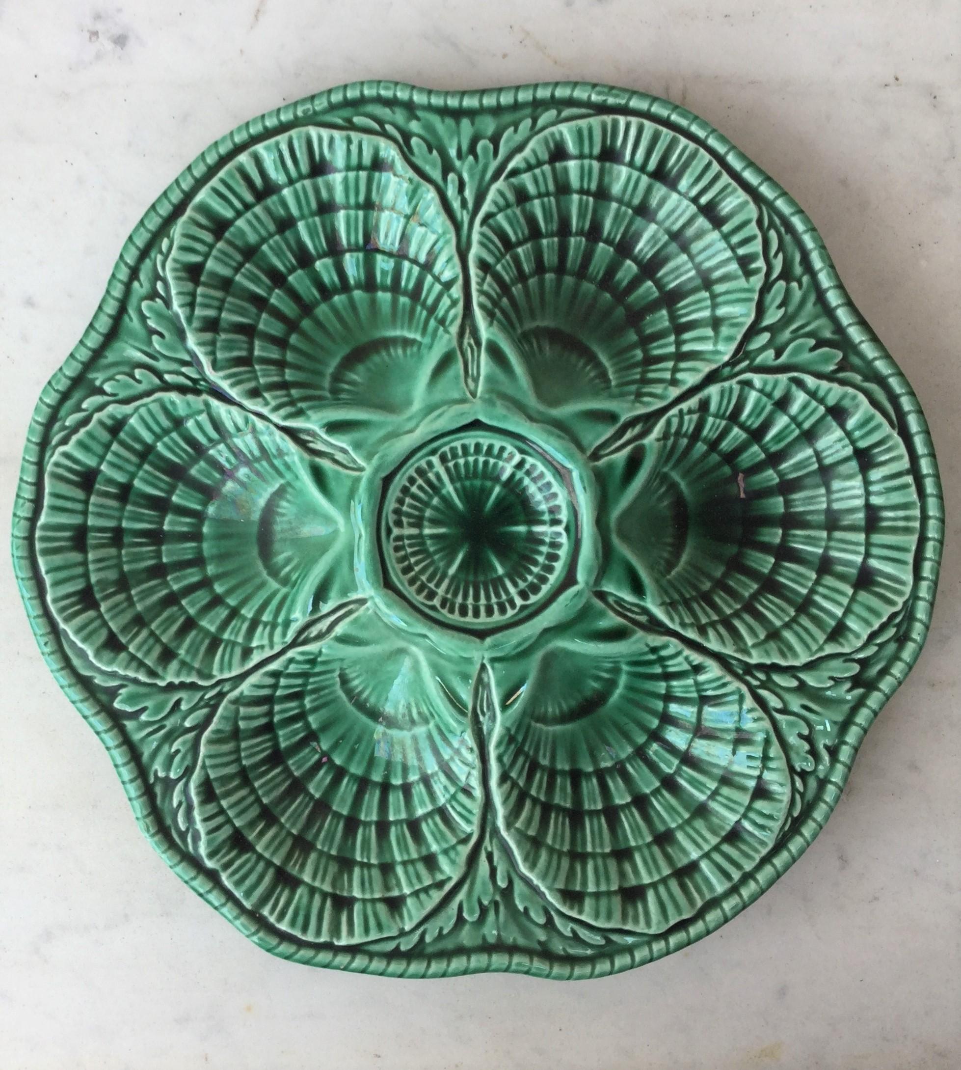 French Majolica Oyster Plate Saint Clement, circa 1890 2