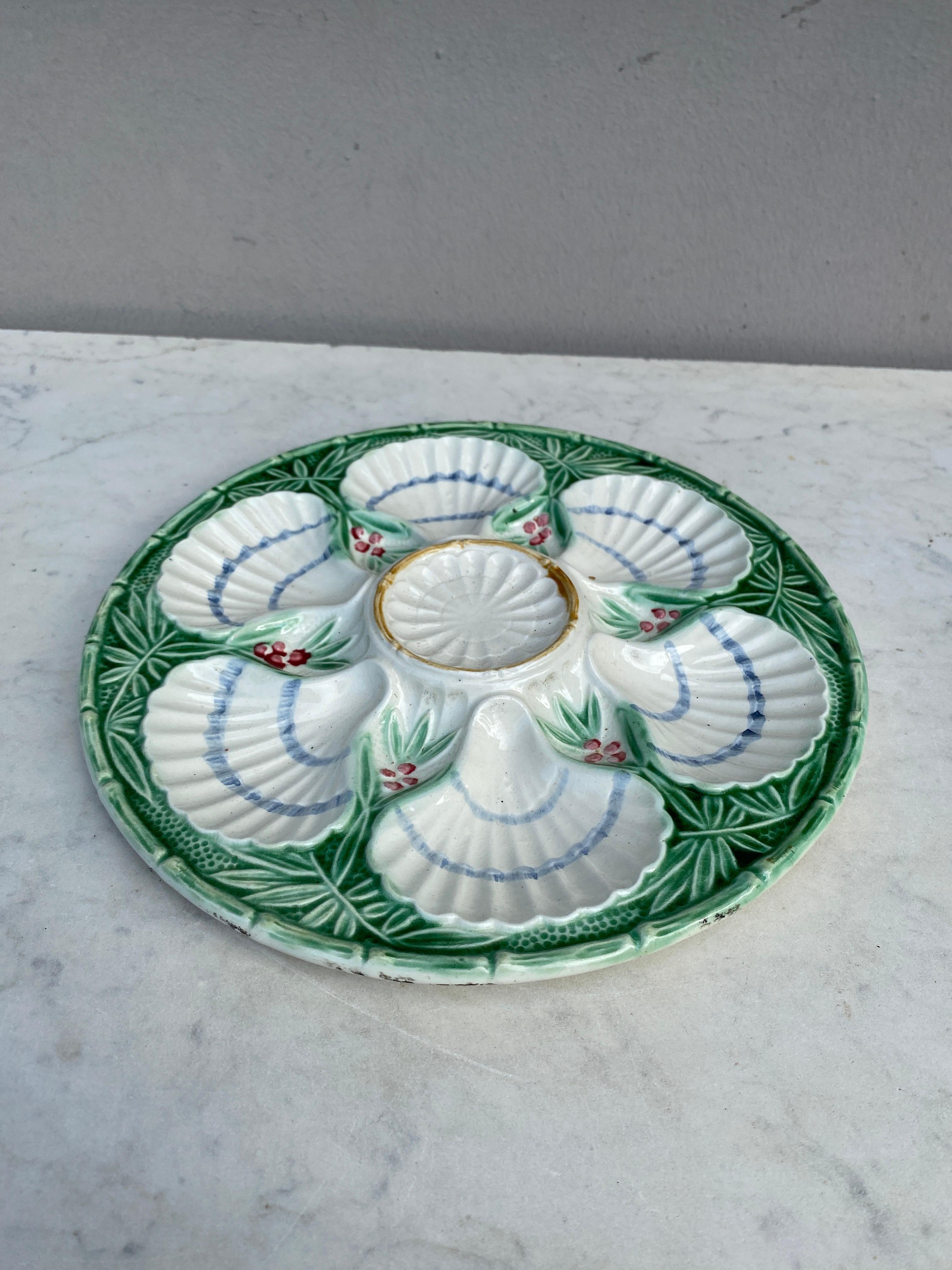 French Majolica Oyster Plate Salins, circa 1890 In Good Condition For Sale In Austin, TX