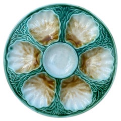 Plato de ostras de mayólica francesa Salins, hacia 1890