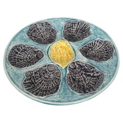 Assiette à huîtres en majolique française avec citron Circa 1890
