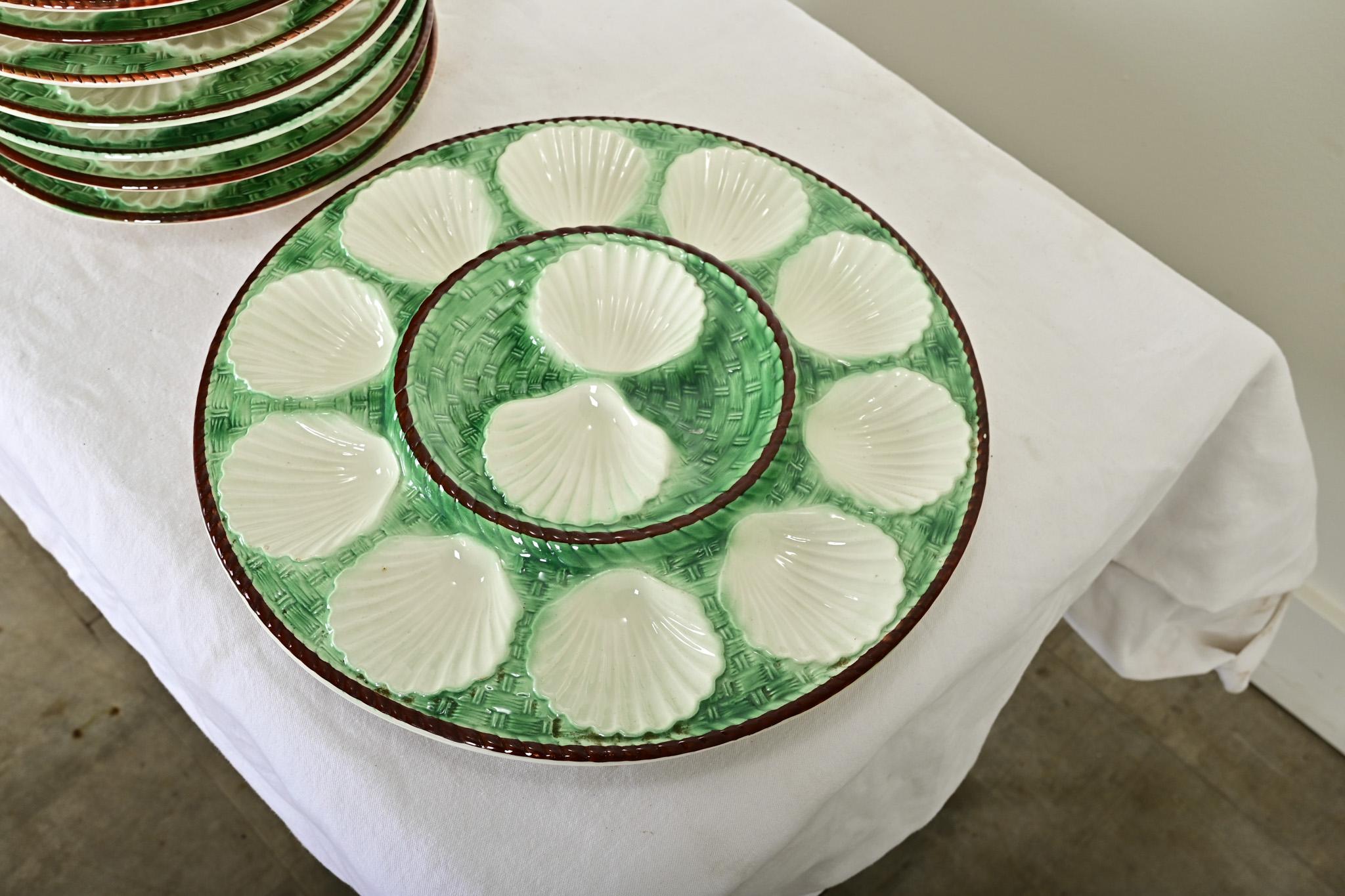 Assiettes à huîtres en majolique française Bon état à Baton Rouge, LA