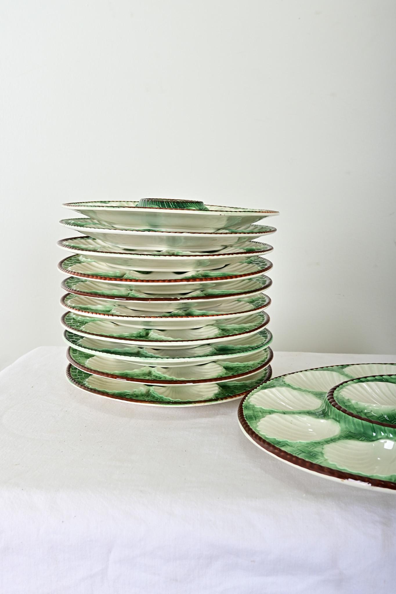 Assiettes �à huîtres en majolique française 1