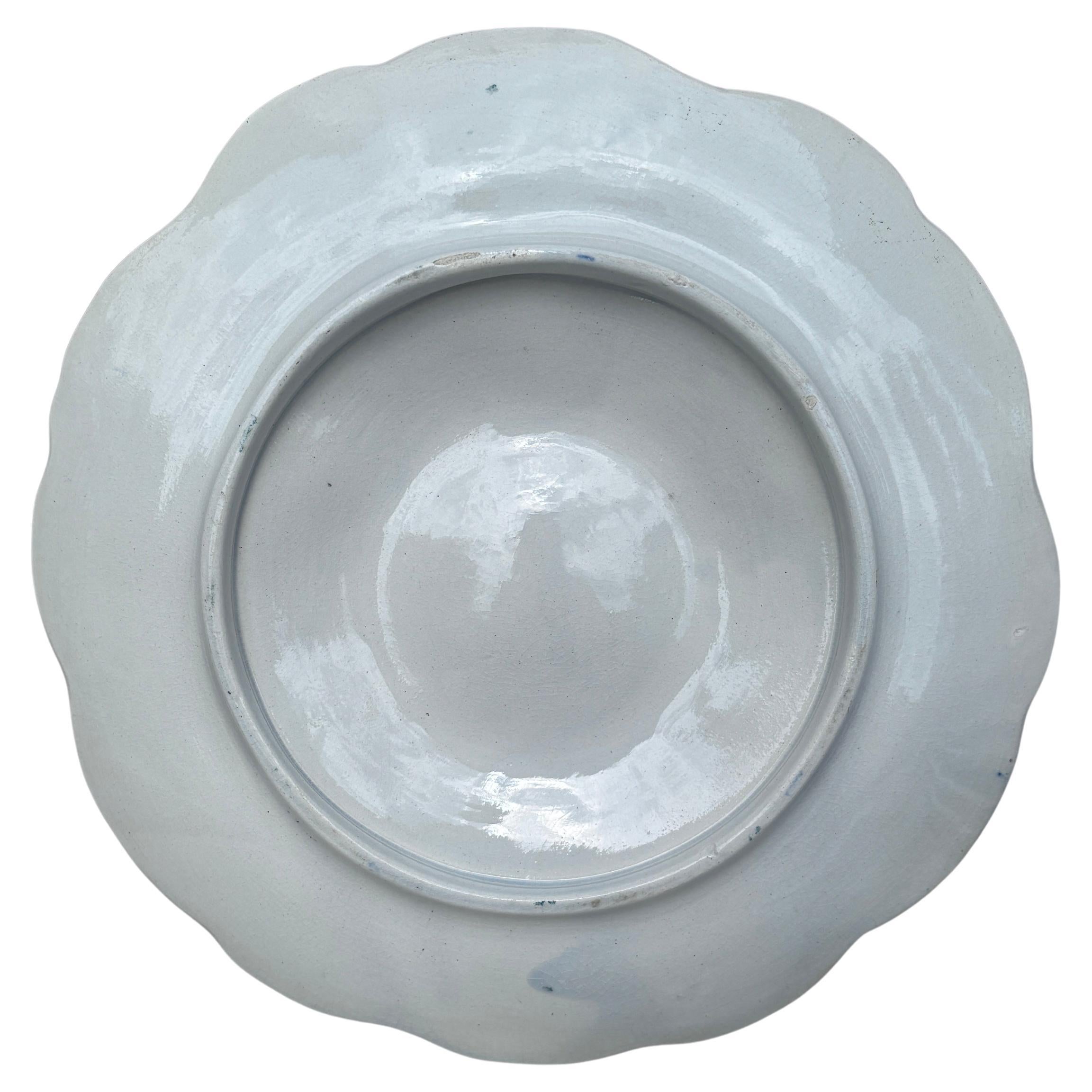 Provincial français Assiette Digoin en majolique à huîtres et étoiles de mer, vers 1900 en vente