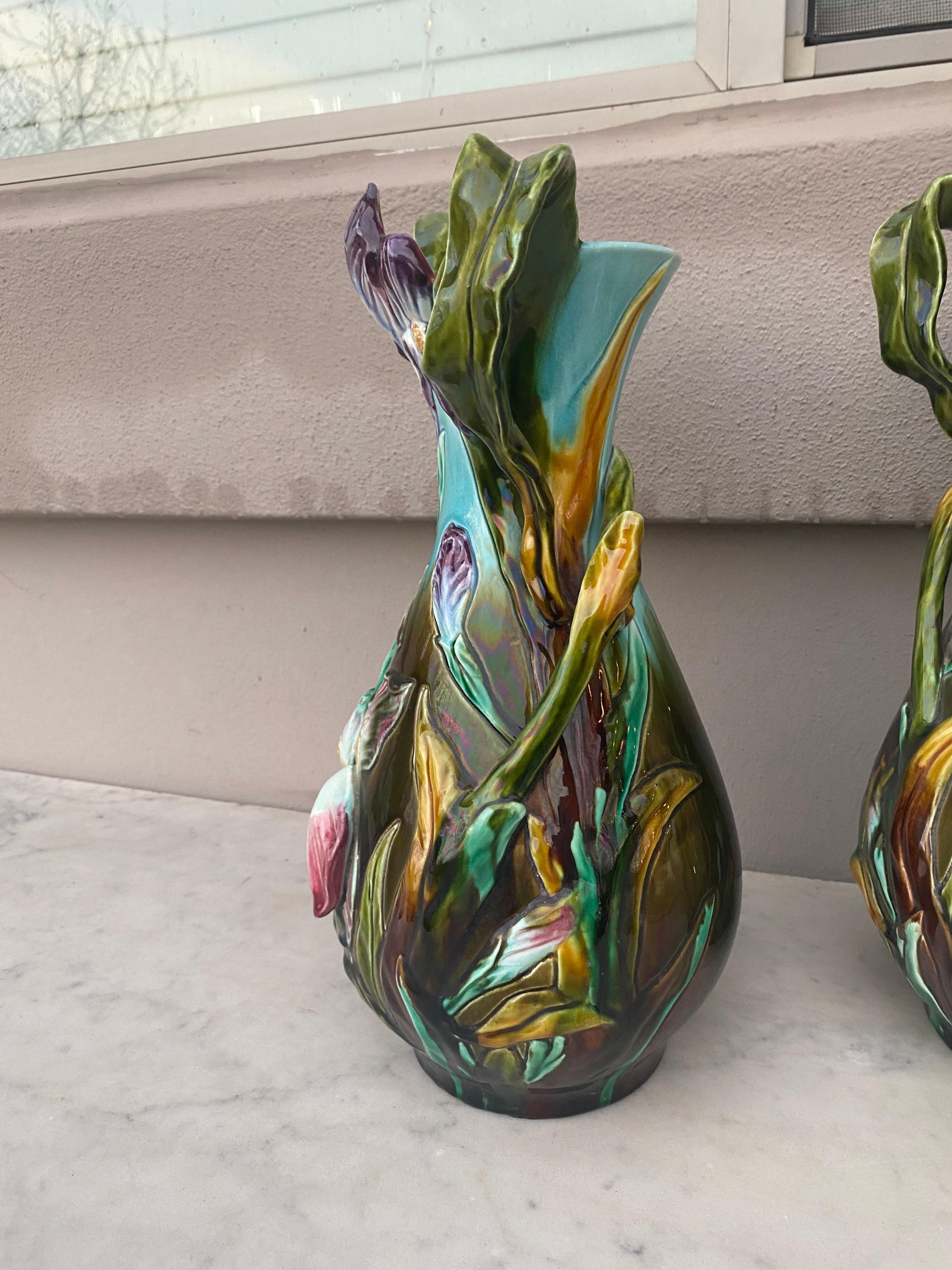 French Majolica Pair of Iris Vases Orchies, circa 1890 In Good Condition For Sale In Austin, TX
