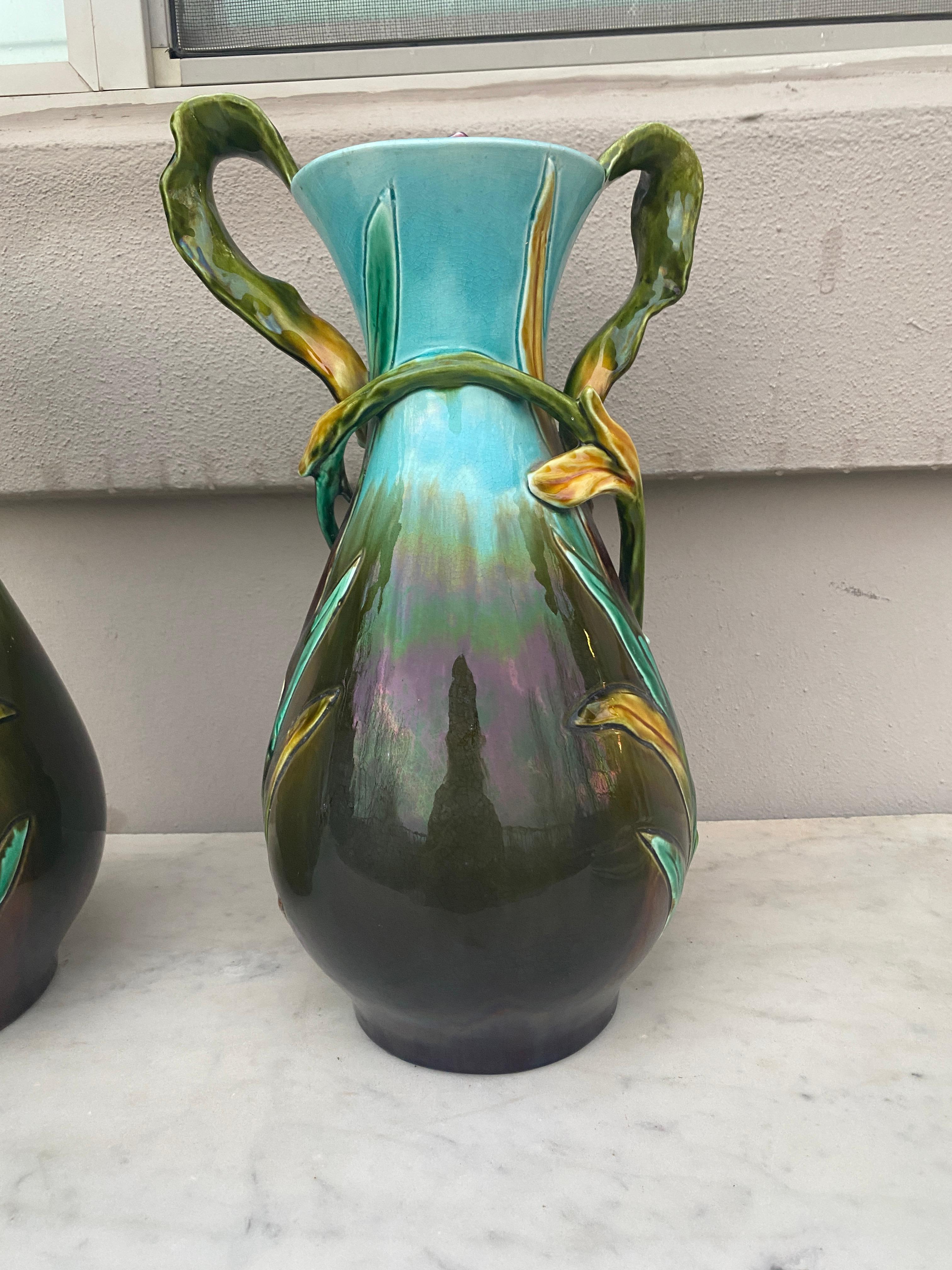 French Majolica Pair of Iris Vases Orchies, circa 1890 For Sale 2