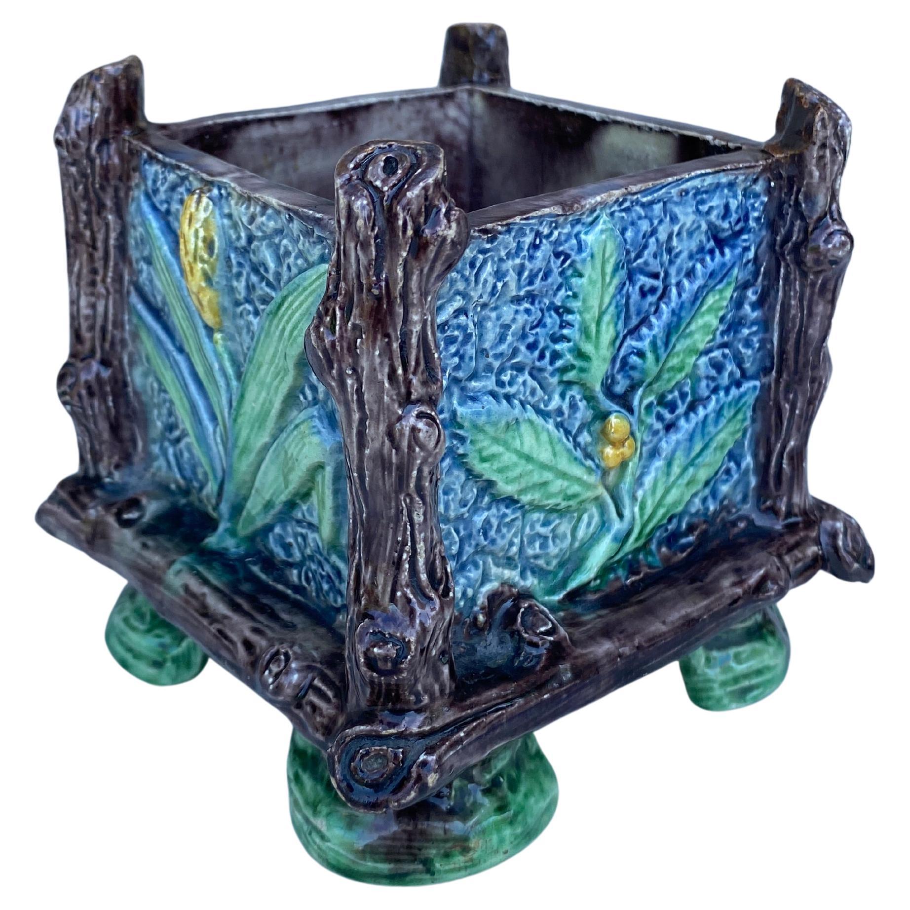 Country Vaso in maiolica francese Palissy Cache Thomas Sergent in vendita