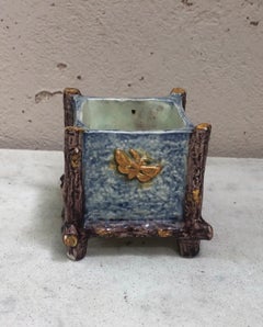 Cache-pot Palissy en majolique française avec étagères à beurre de Thomas Sergent