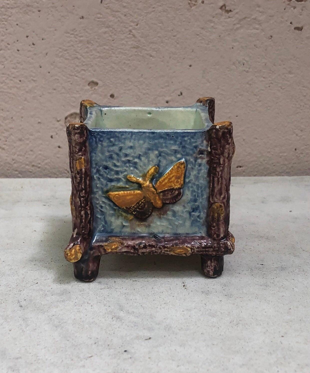 French Majolica Palissy Cache Pot with Butterlflies Thomas Sergent In Good Condition In Austin, TX