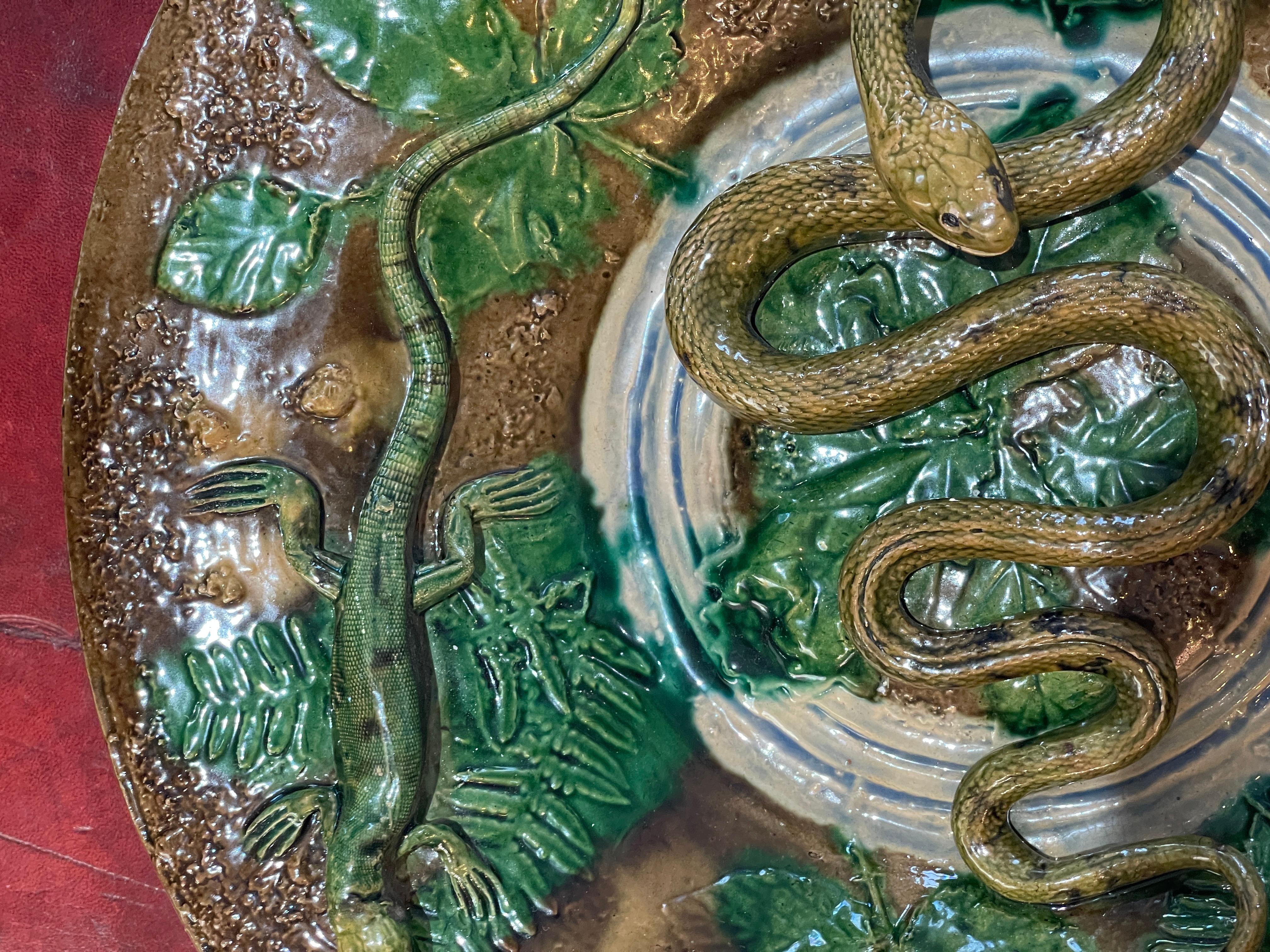 Piatto di maiolica francese Palissy di Alfred Renoleau Fine 19°. C. in vendita 1