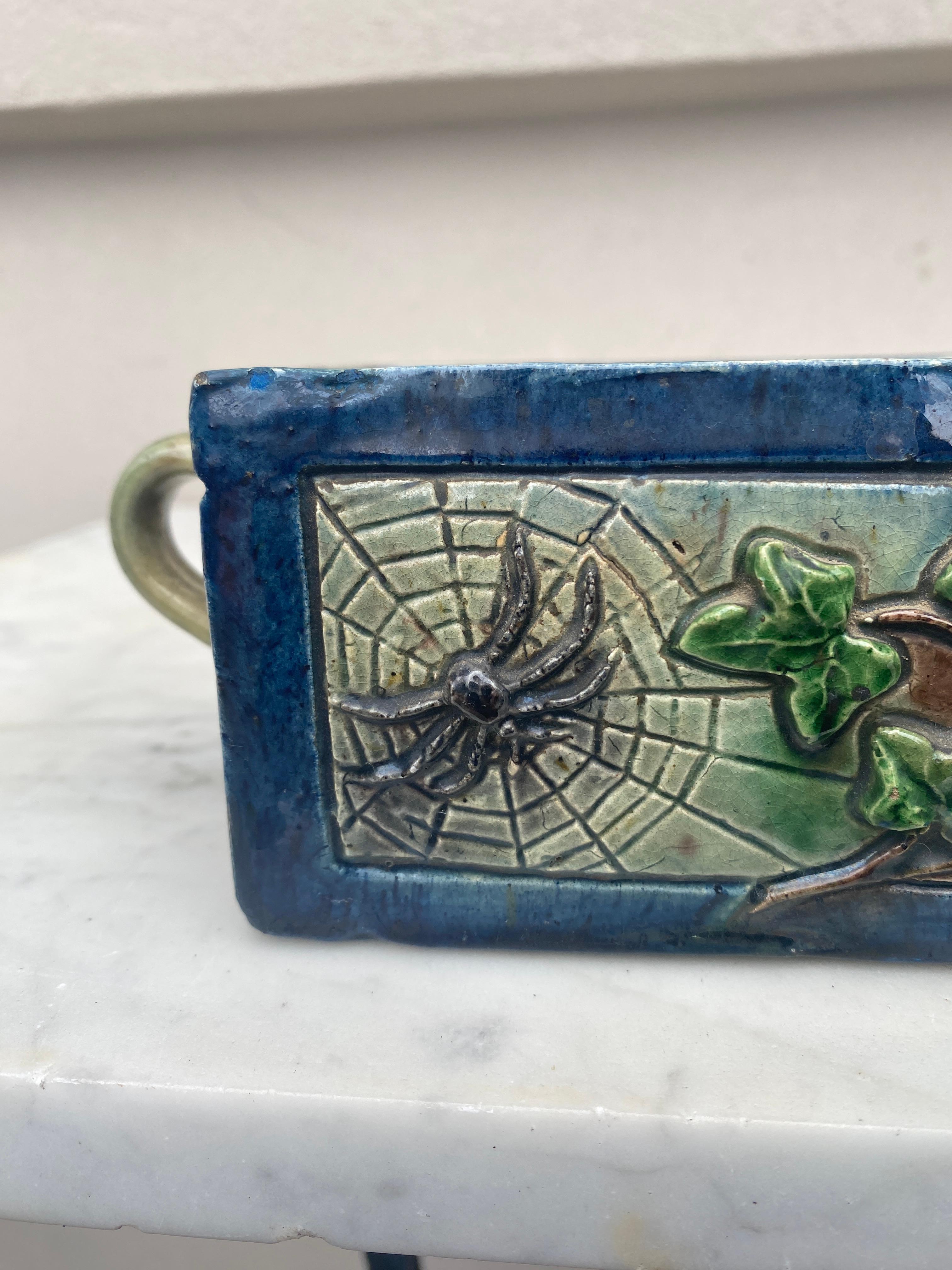 French Majolica Palissy Spider Jardiniere Circa 1880 In Good Condition In Austin, TX