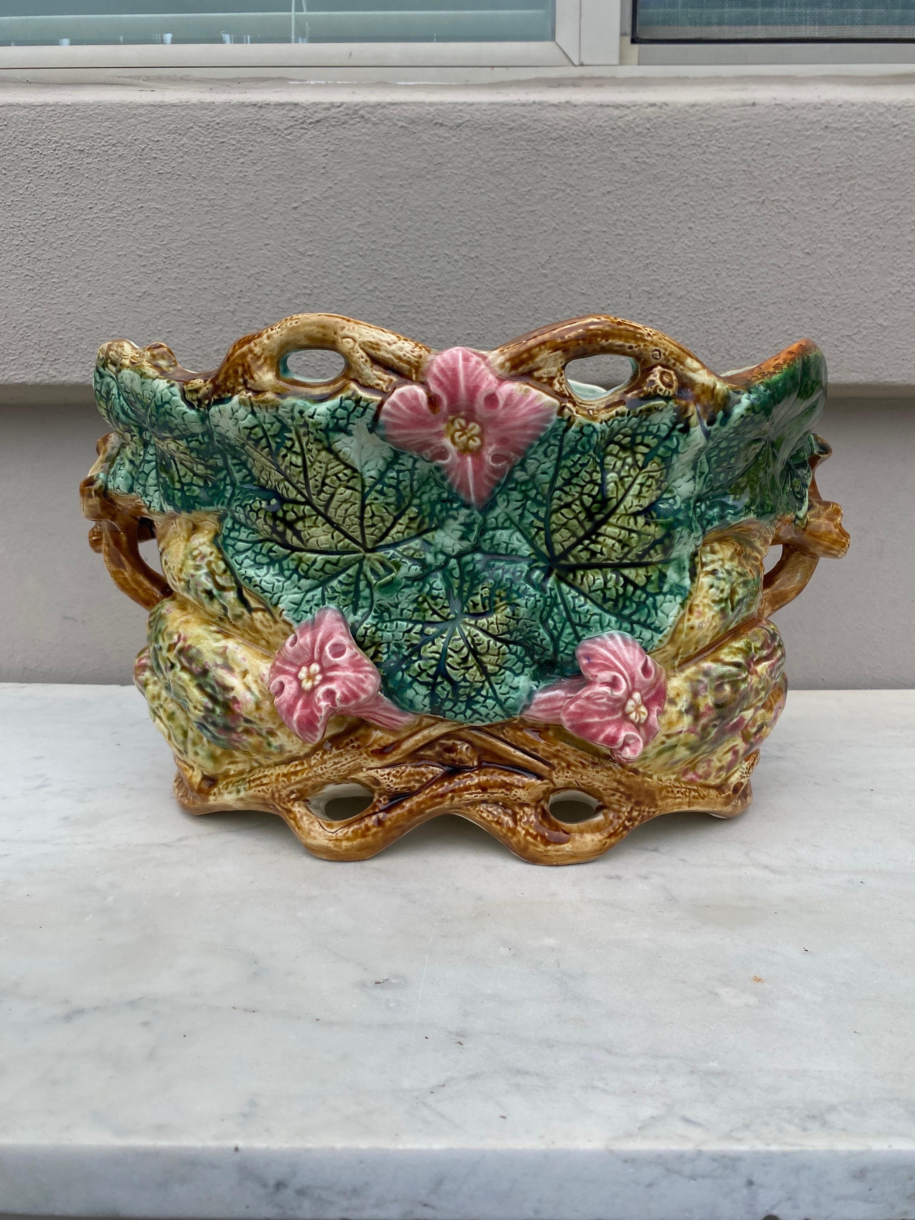 French Majolica Palm Plate Sarreguemines, circa 1880 In Good Condition For Sale In Austin, TX