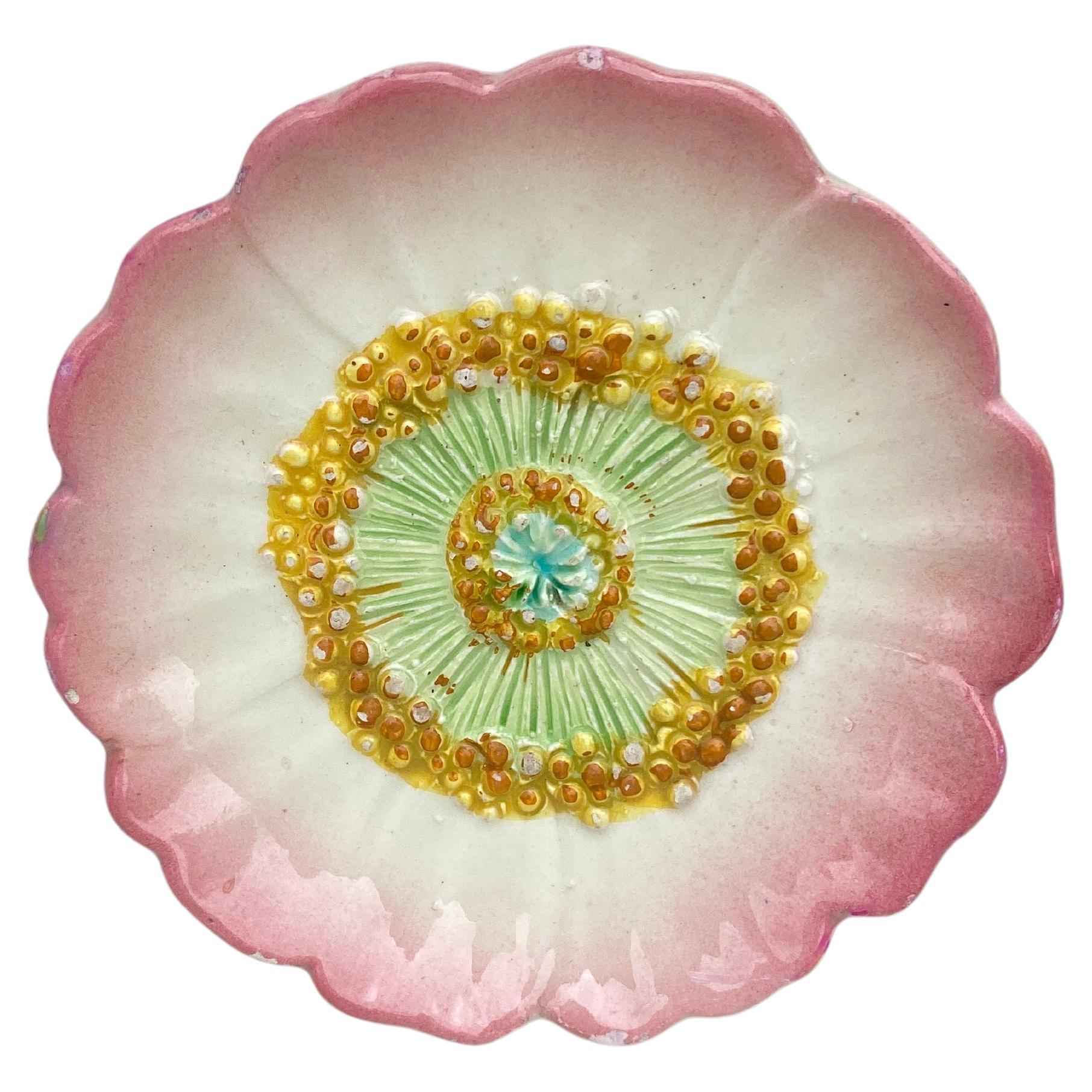 French Majolica Pink Daisy Plate, circa 1950 In Good Condition For Sale In Austin, TX