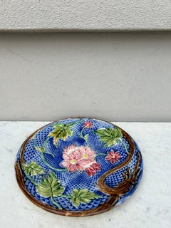 Salins in maiolica francese con fiori rosa, 1890 circa