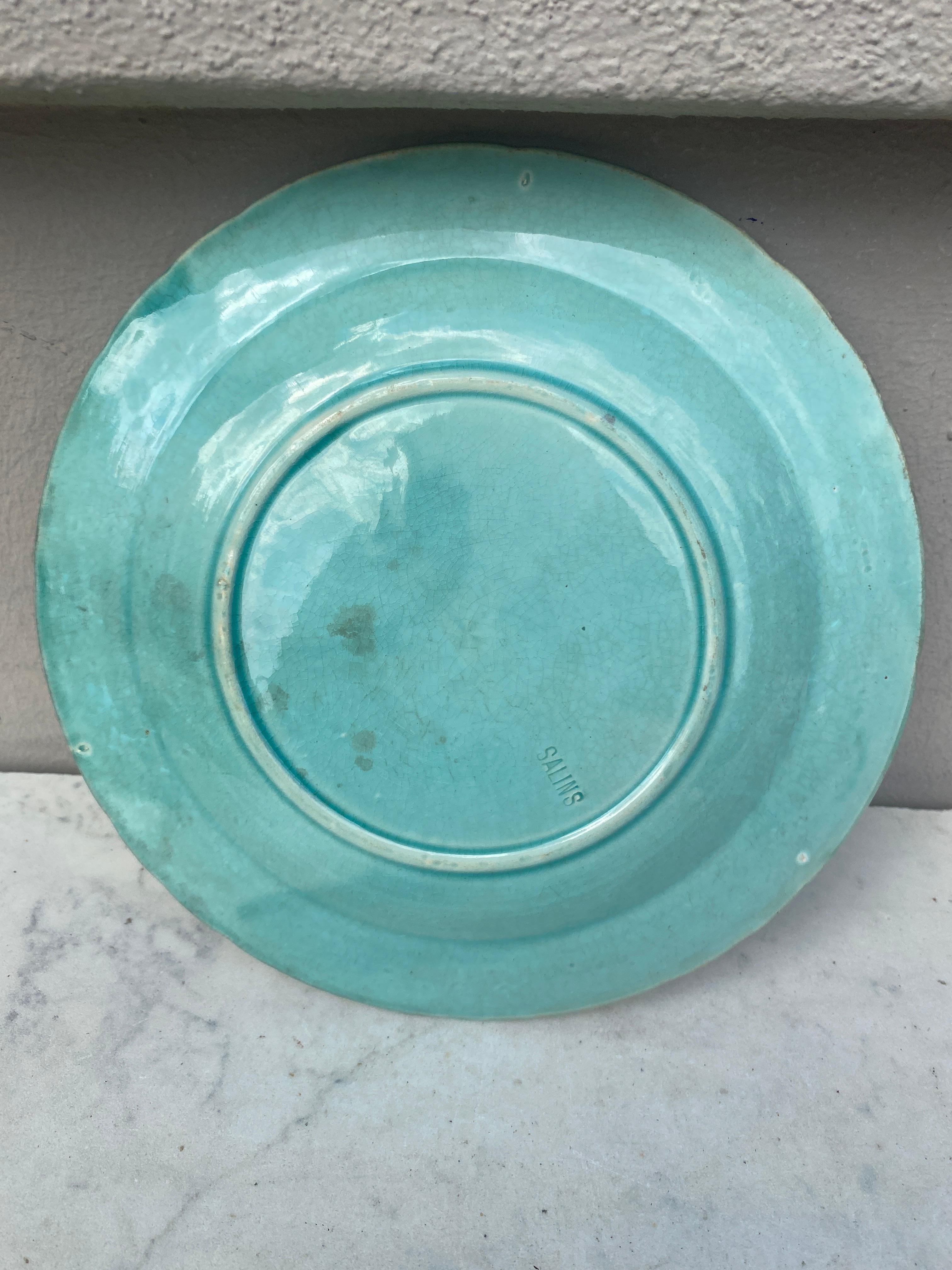 French Majolica Plate Grapes Salins, circa 1890 In condizioni buone in vendita a Austin, TX