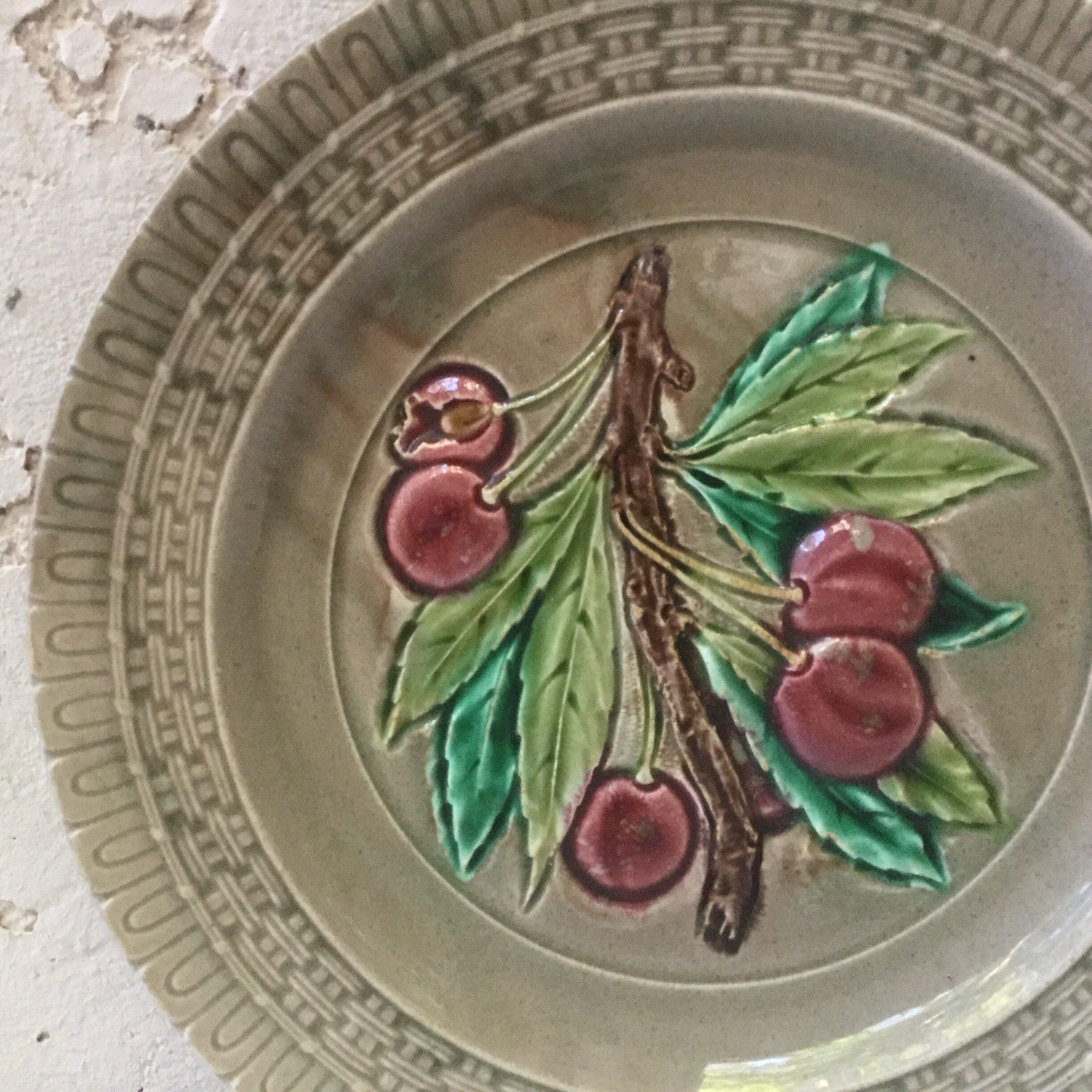 French Majolica cherries plate Luneville, circa 1880.