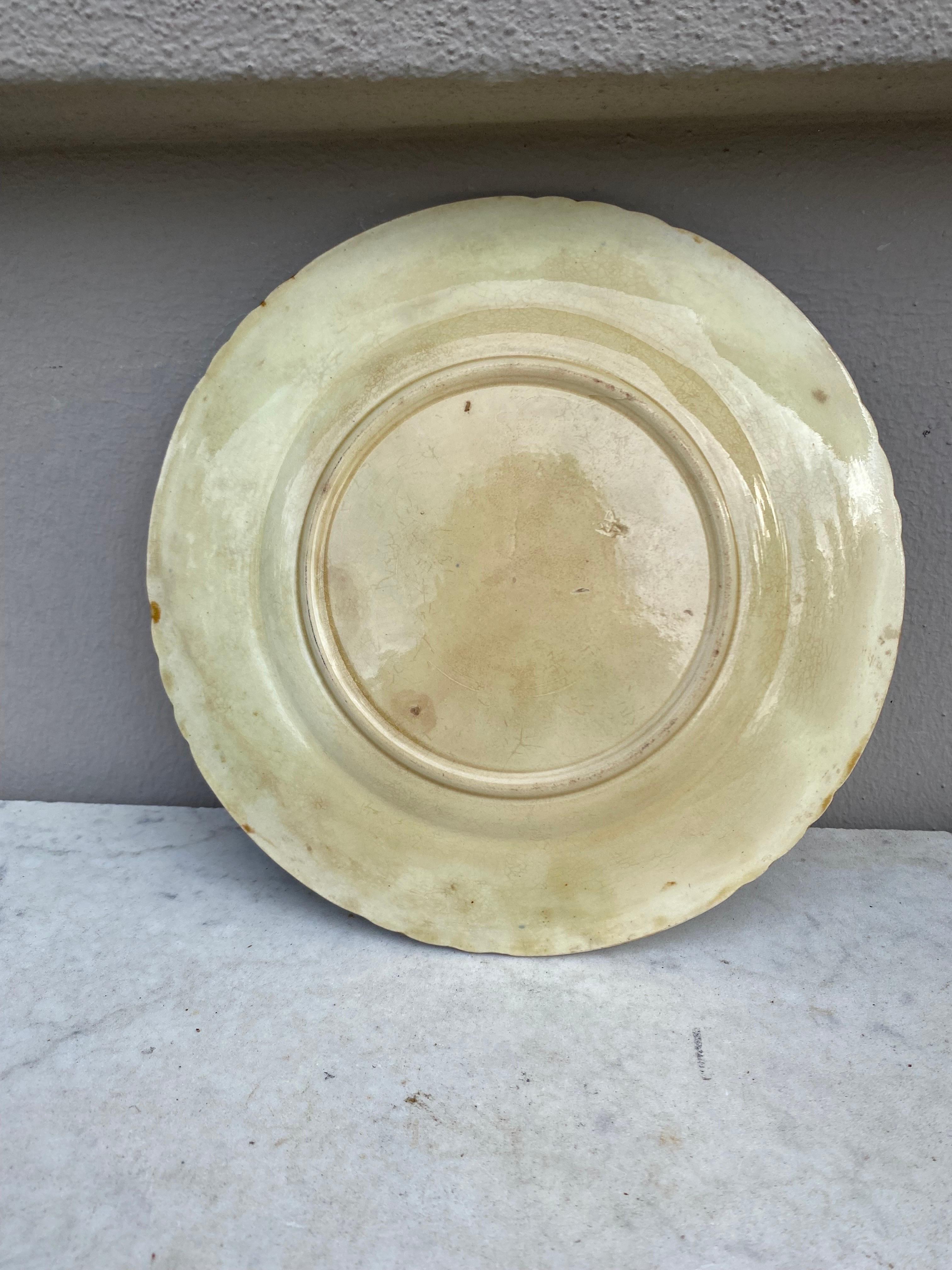 French Majolica Plate Onnaing, Circa 1890 In Good Condition In Austin, TX