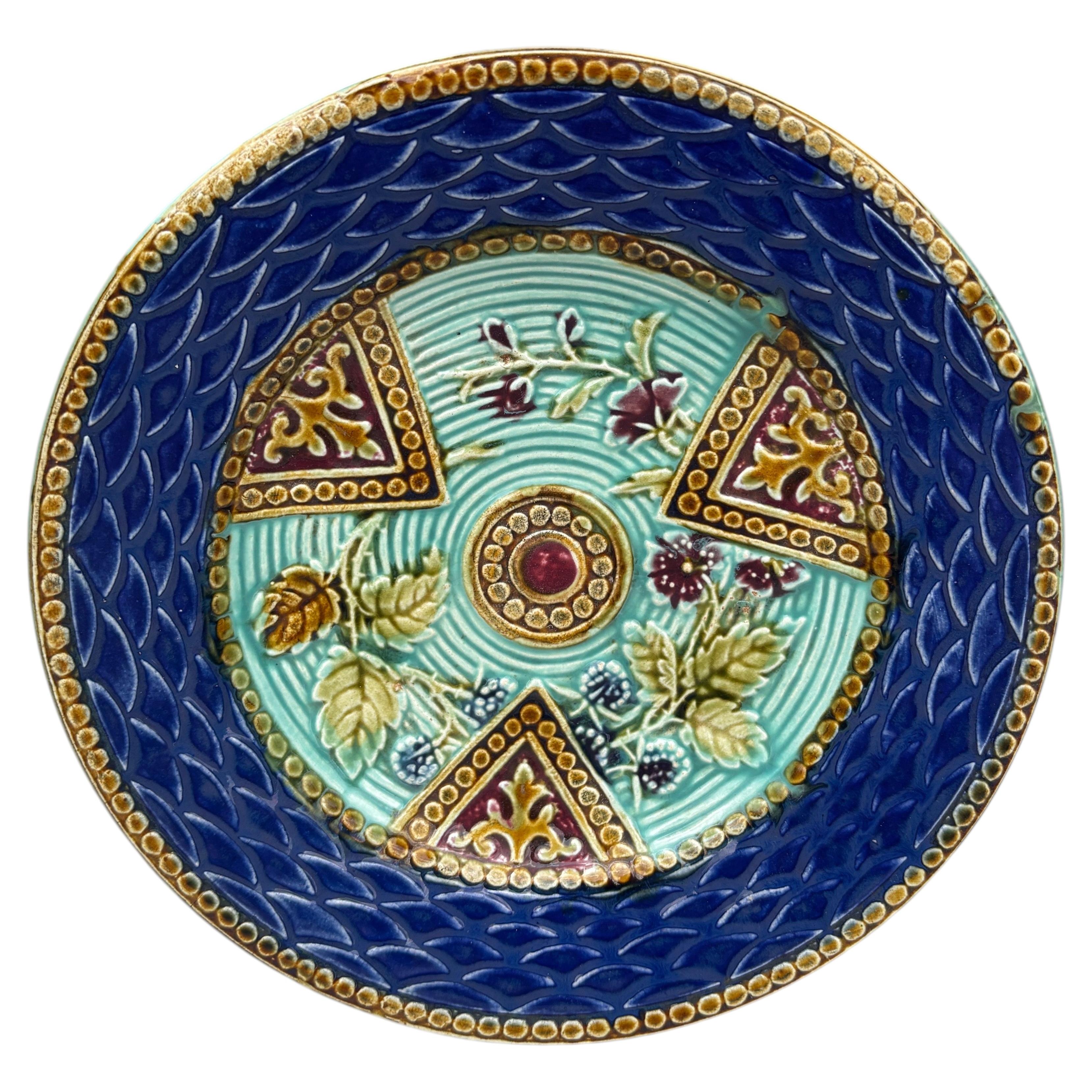 French Majolica Plate Onnaing, Circa 1890 For Sale