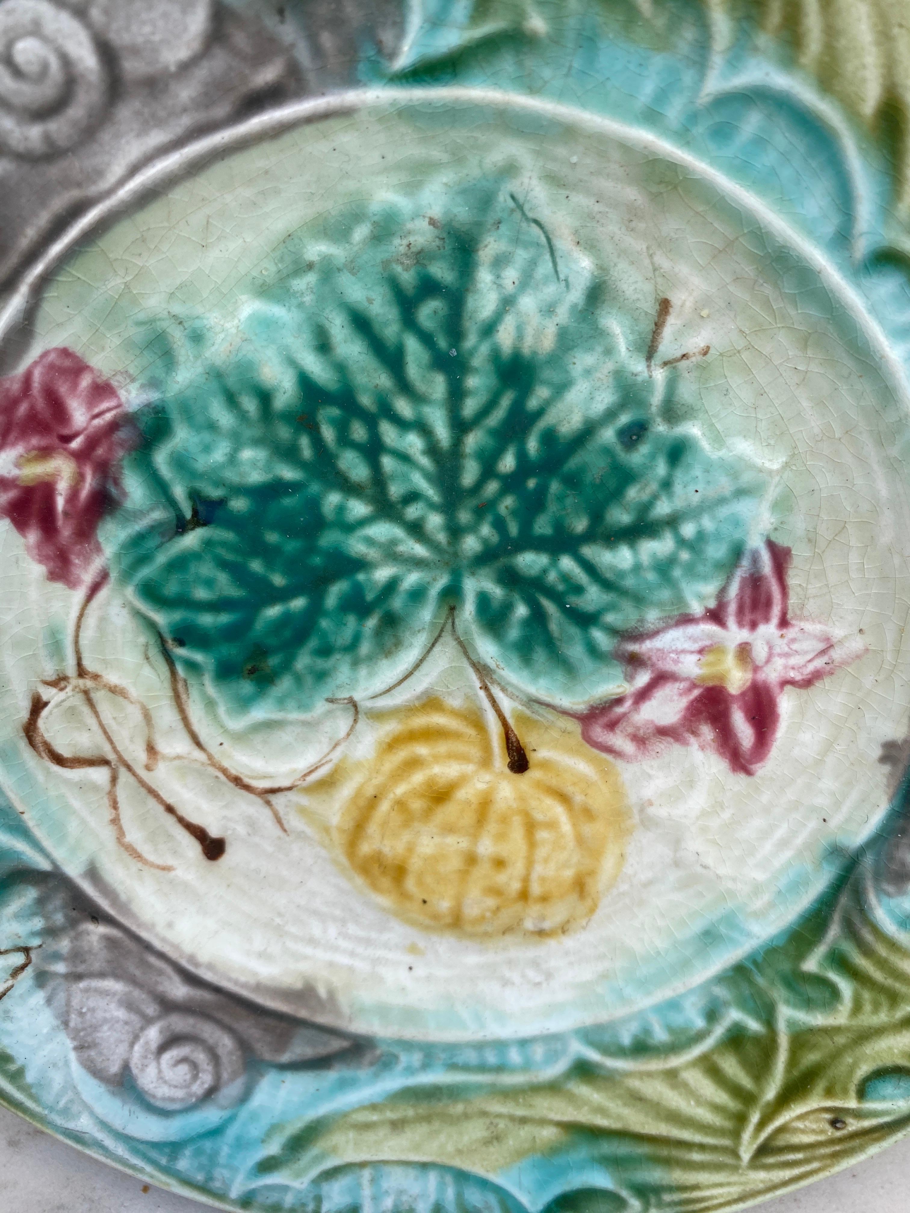 Late 19th Century French Majolica Plate with Pumpkin & Snail Onnaing, circa 1890 For Sale