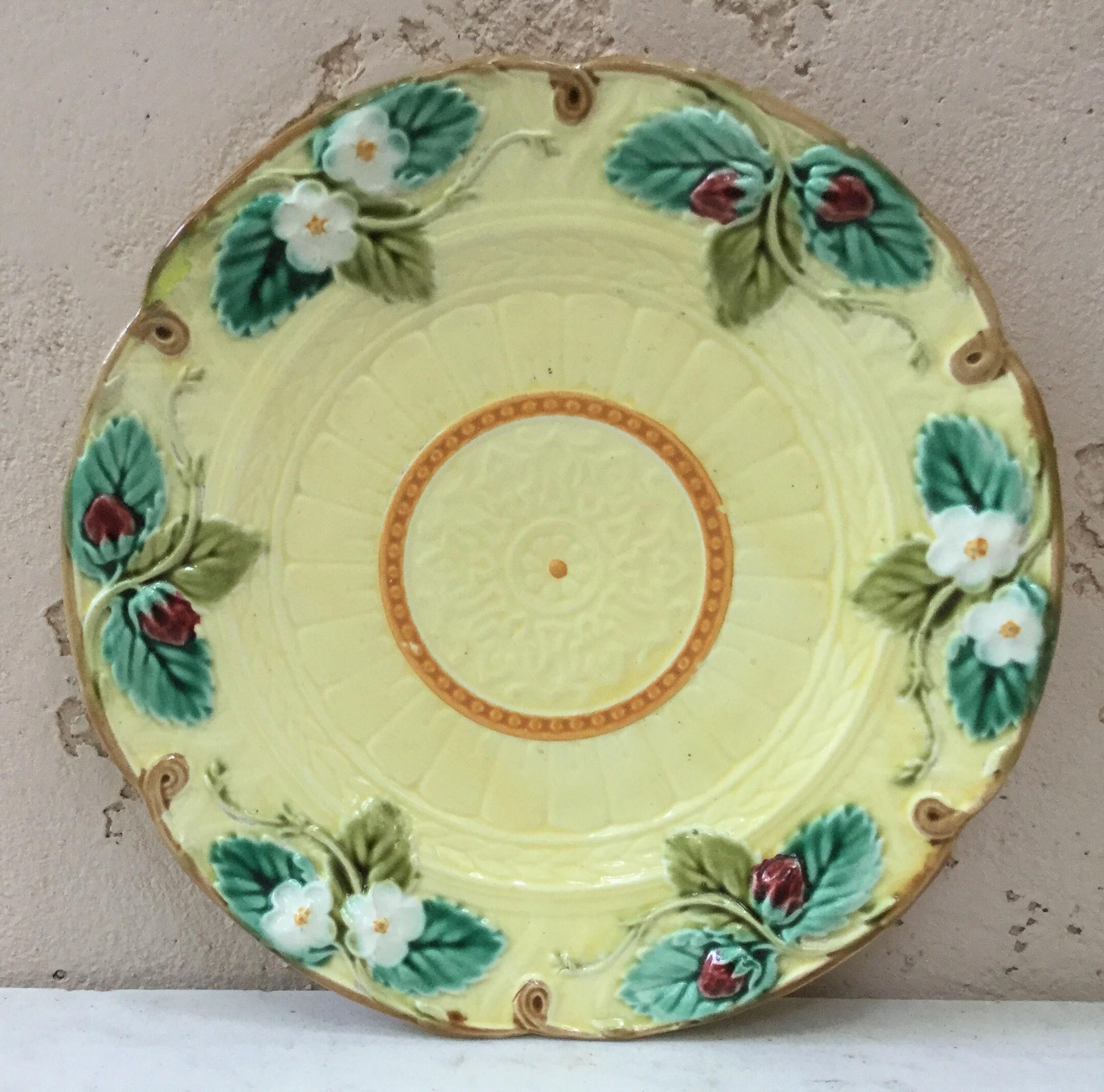 Ceramic French Majolica Plate with Pumpkin & Snail Onnaing, circa 1890 For Sale