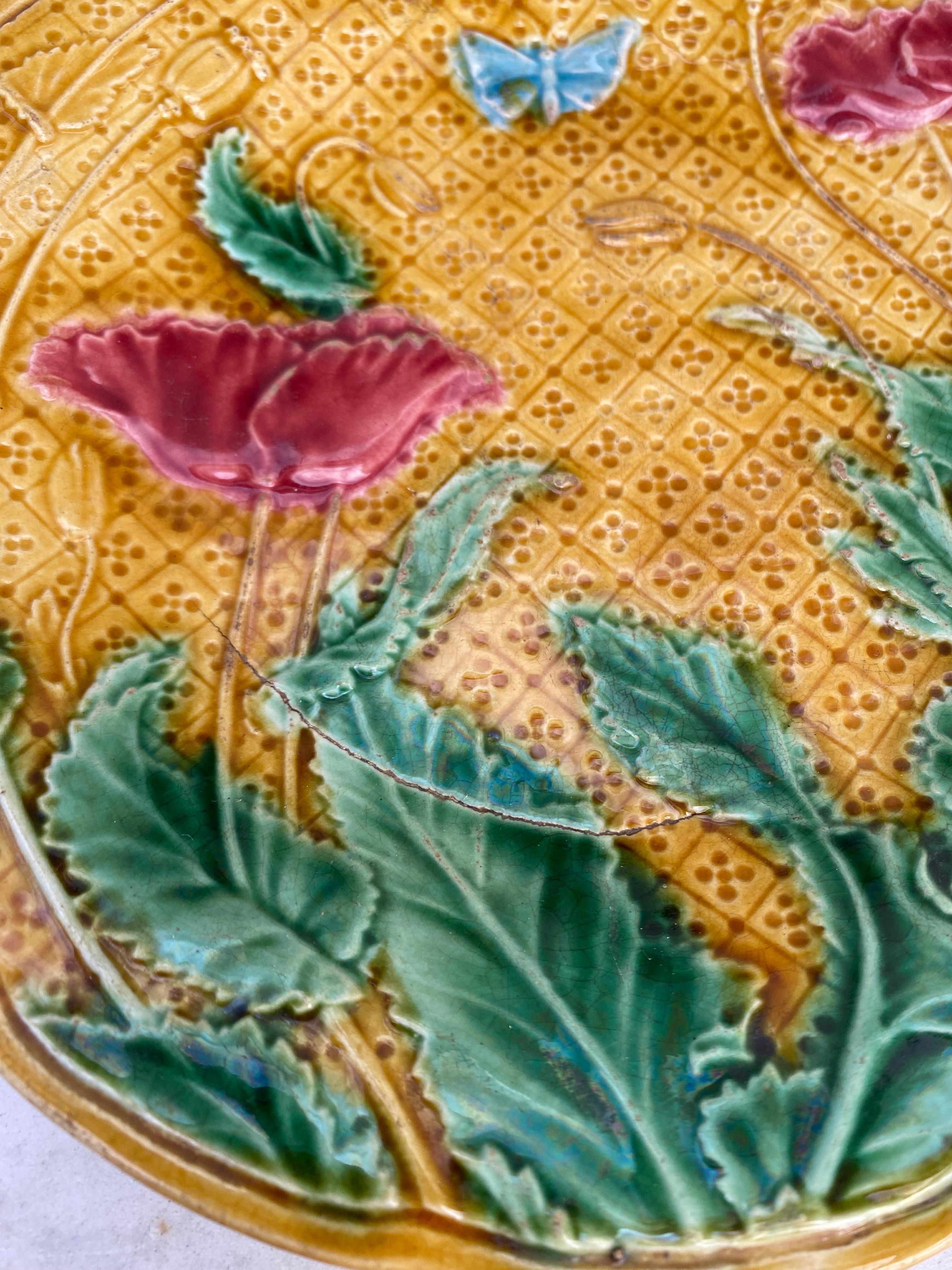 Late 19th Century French Majolica Poppies Plate Gien, circa 1880 For Sale