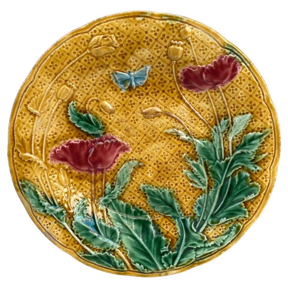 Gien French Faïence Majolica Green and Cream Glazed Artichoke Plate at ...