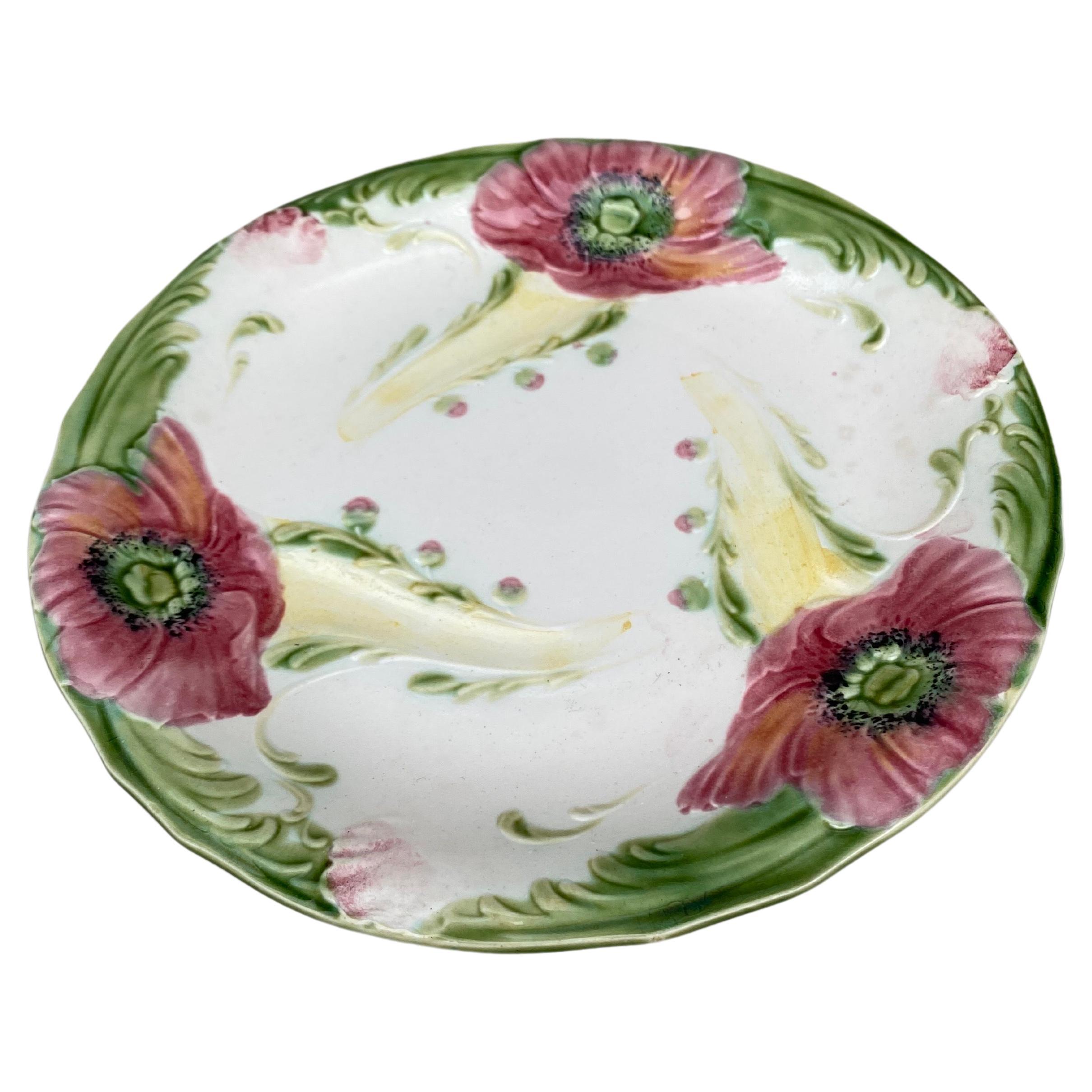 French Majolica Poppies Plate signed Luneville, Circa 1910.