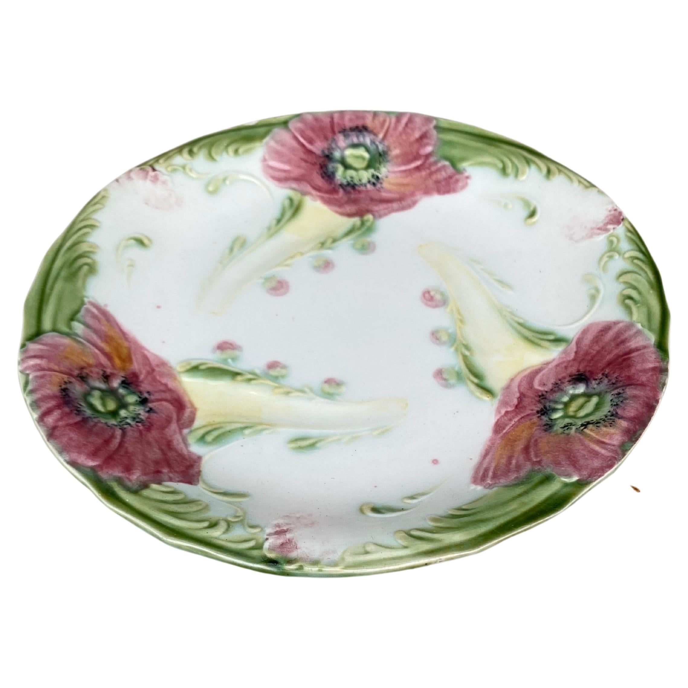 French Majolica poppies plate signed Luneville, circa 1910.