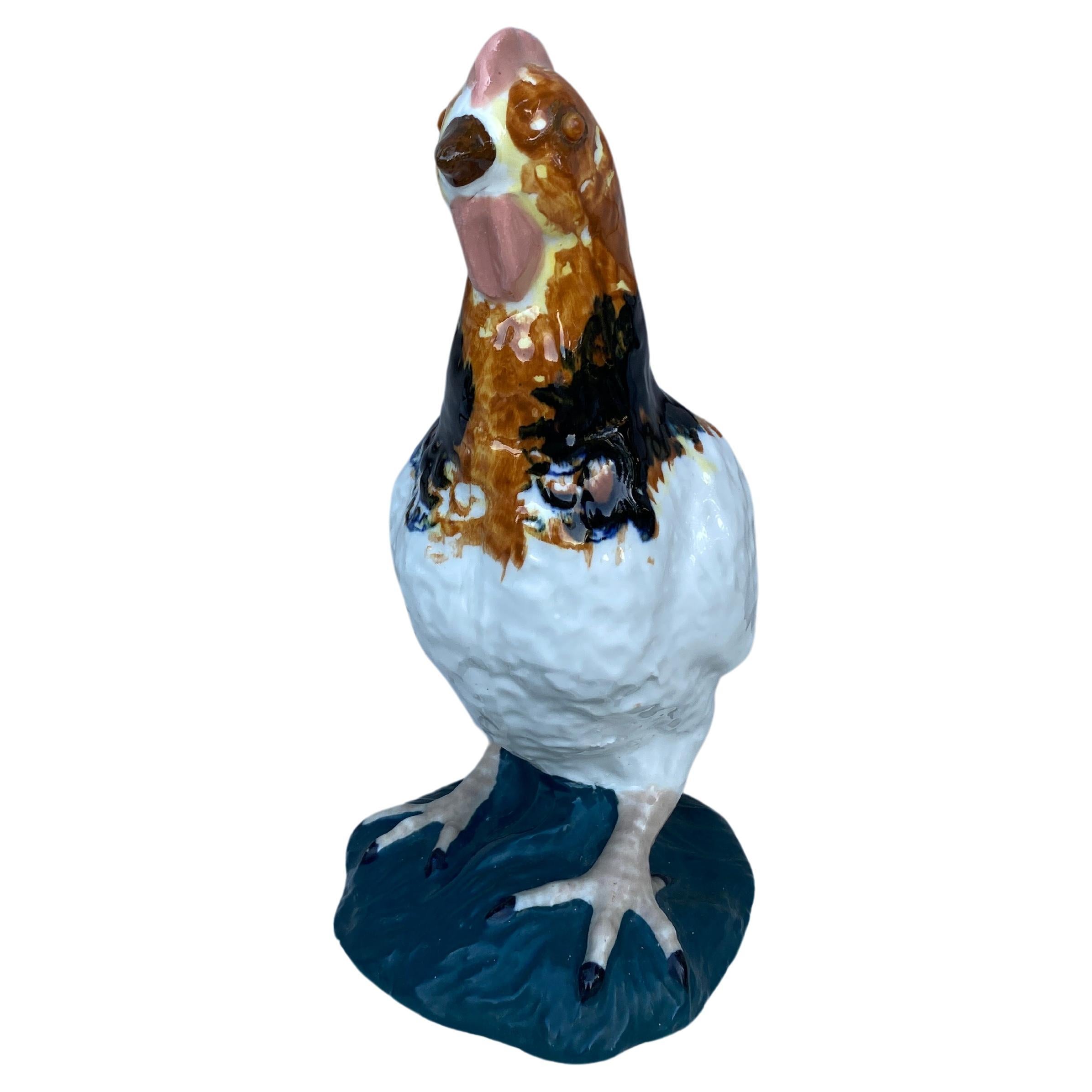 French rustic Majolica Porcelain Hen Circa 1930.
H / 11.5 inches.