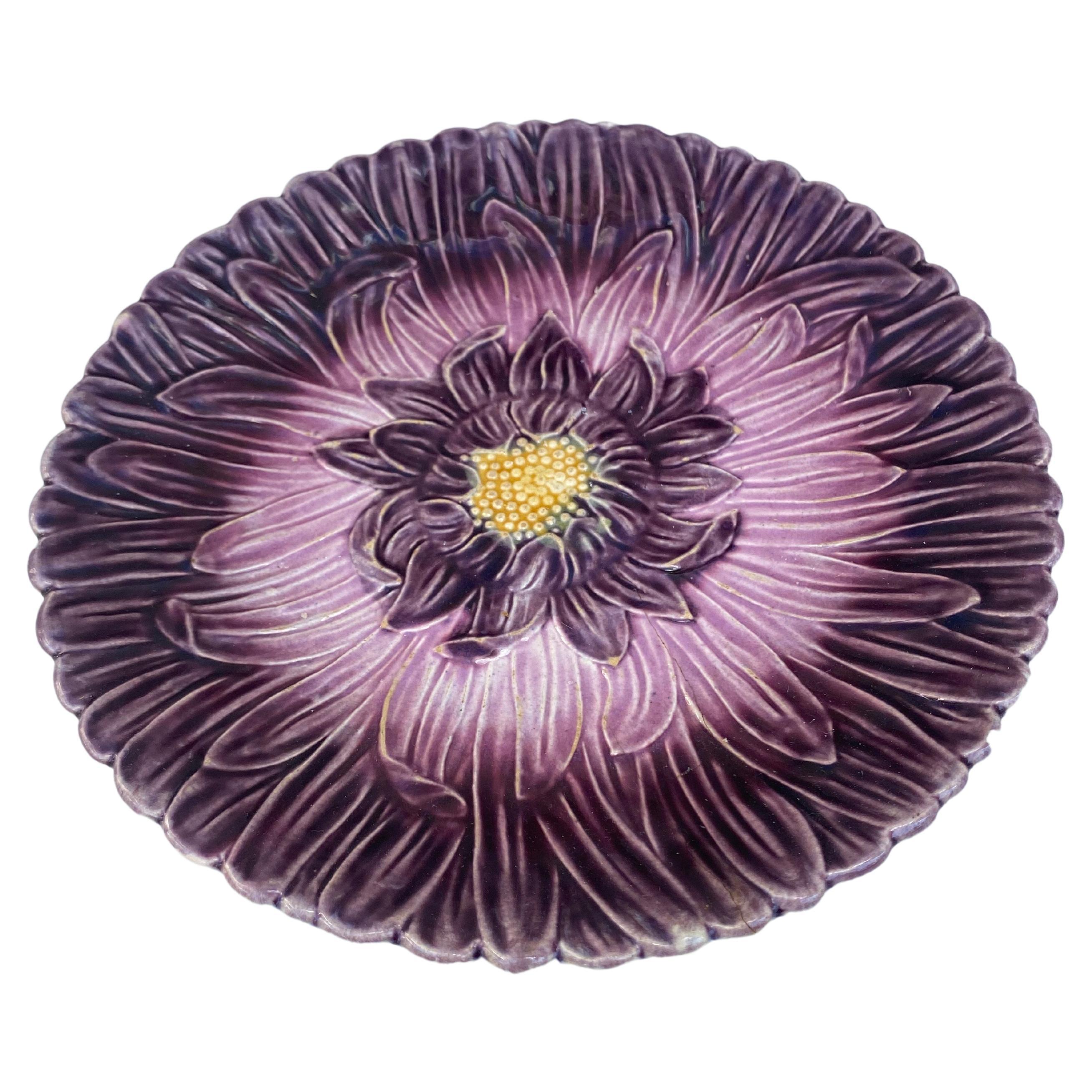 French Majolica purple daisy plate Orchies, circa 1890.