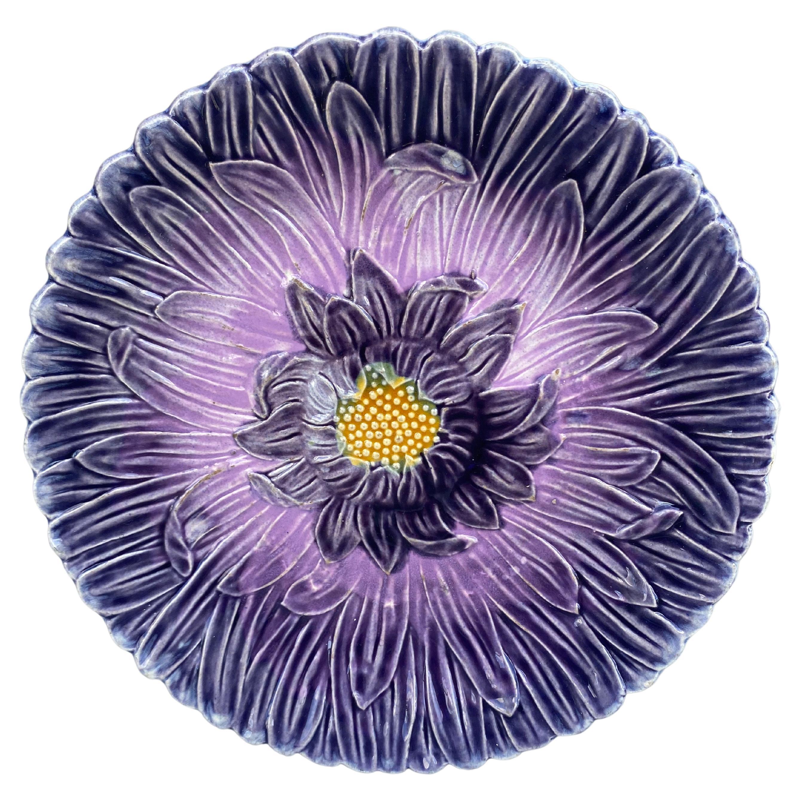 French Majolica Purple Daisy Plate Orchies, circa 1890 For Sale