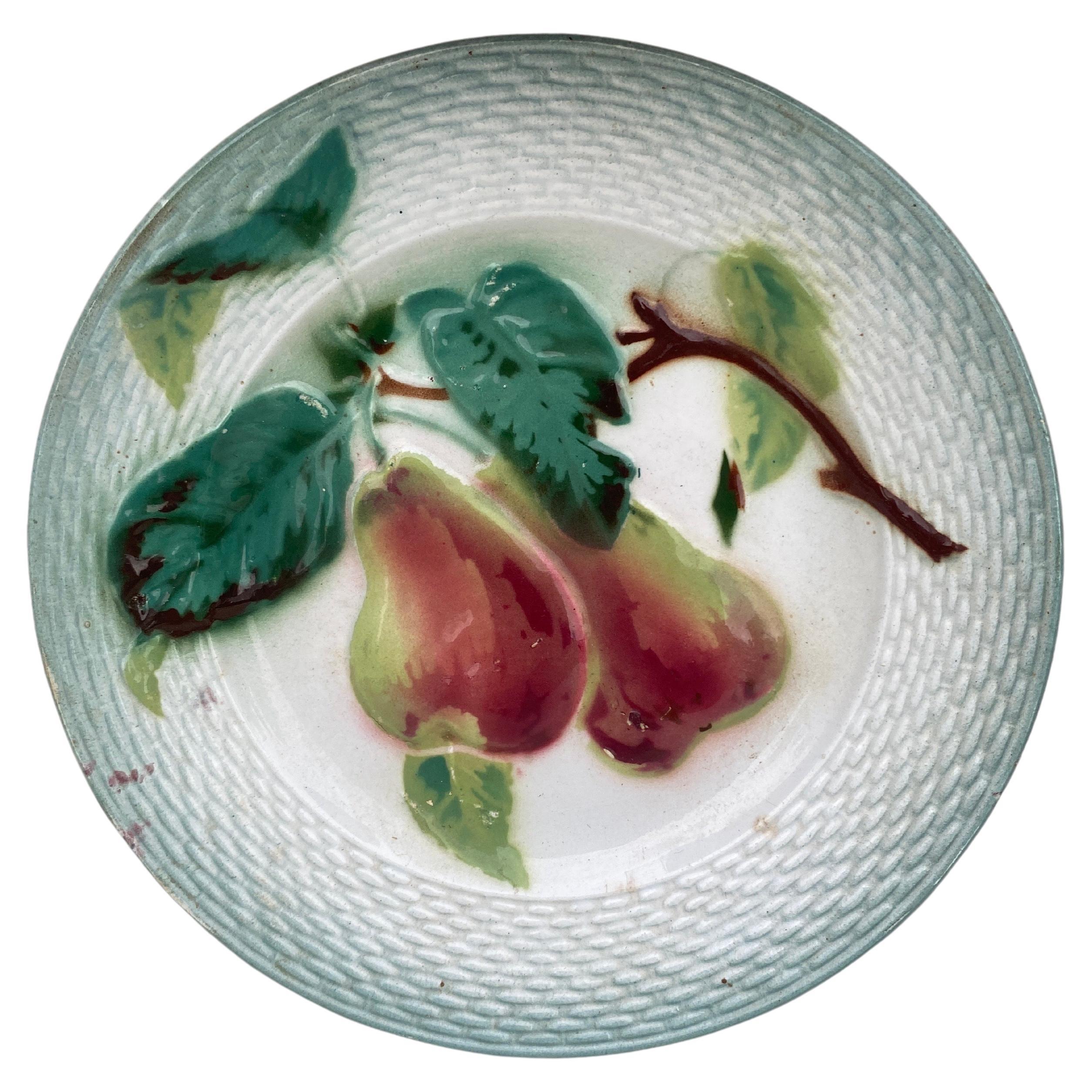 French Majolica Raspberries Plate Saint Amand Circa 1920 In Good Condition For Sale In Austin, TX