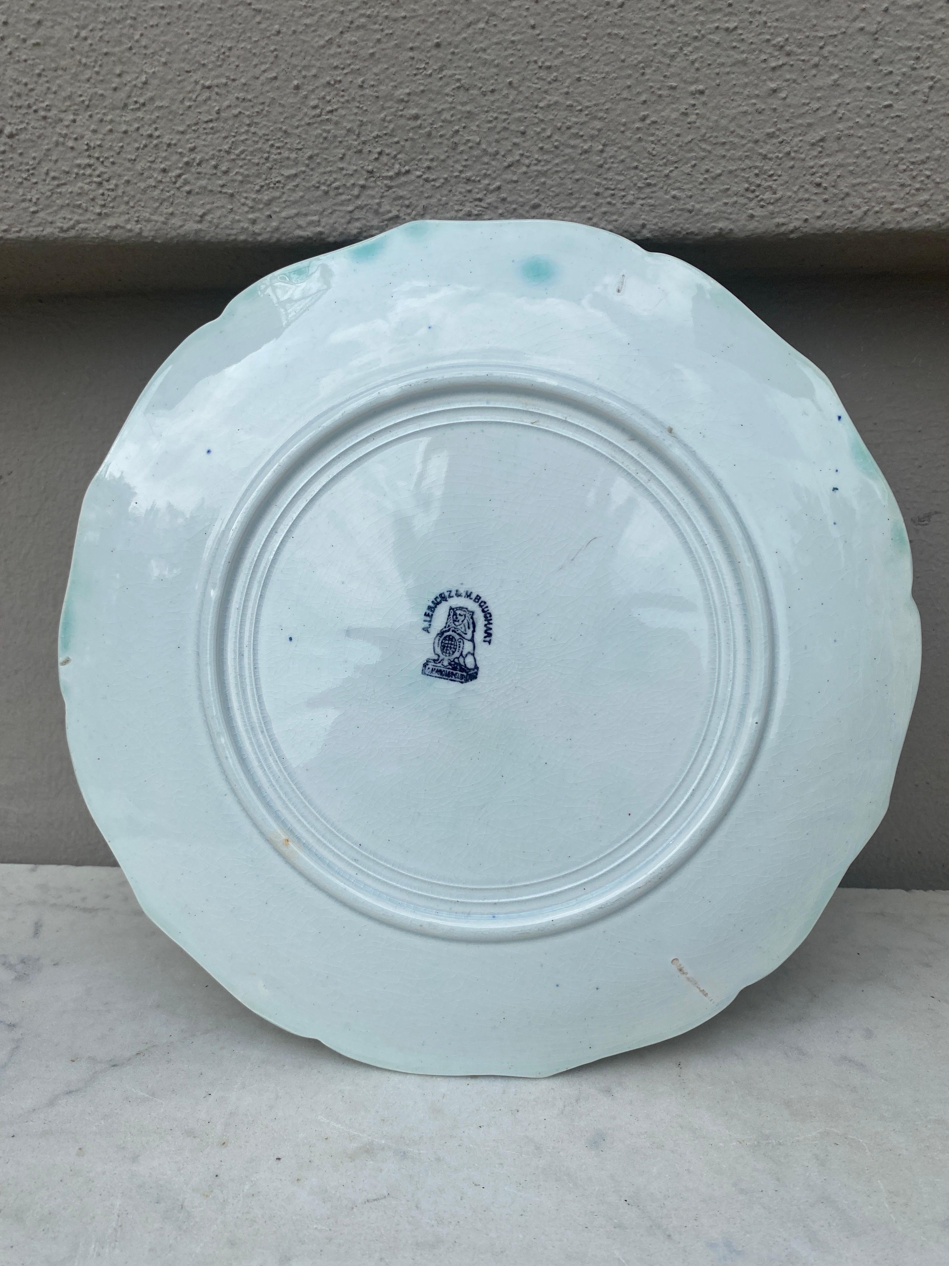 French Majolica Saint Amand Bird Plate, circa 1890 In Good Condition For Sale In Austin, TX