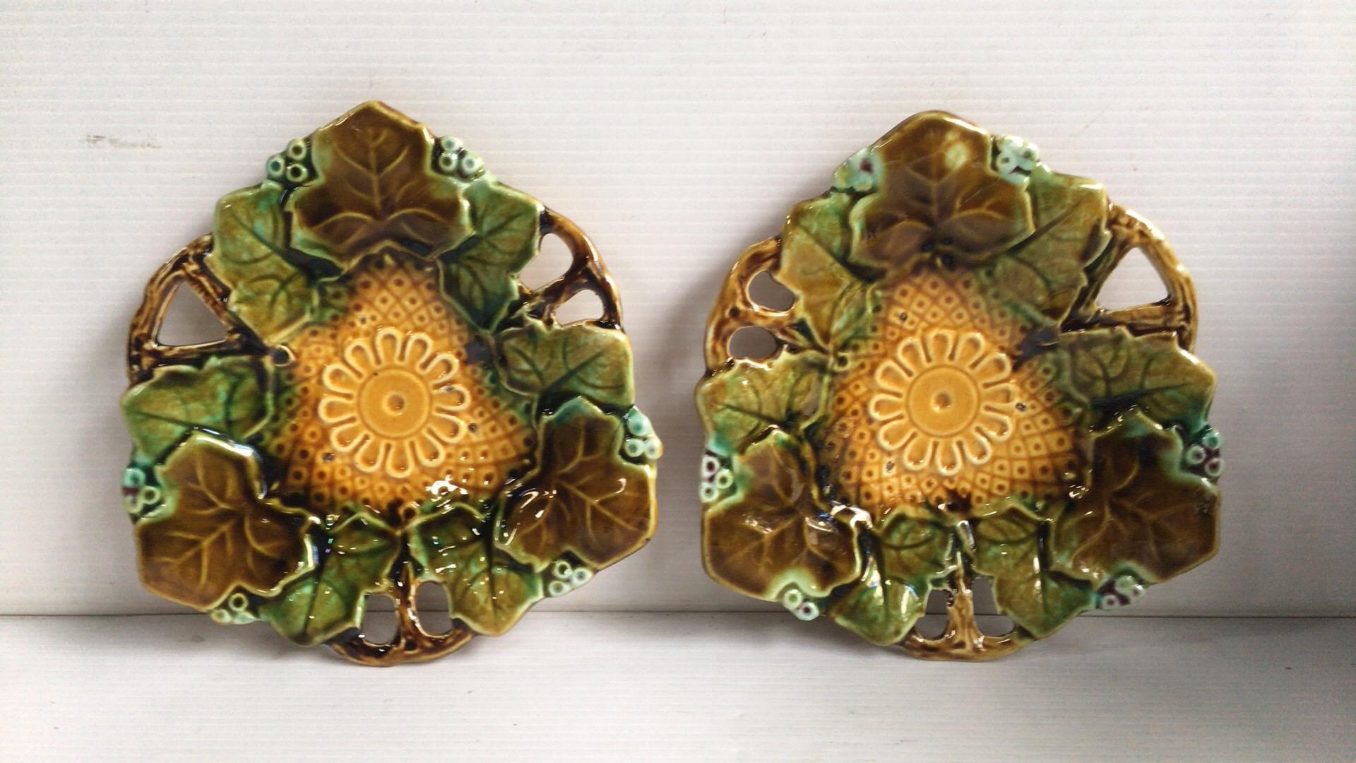 French Majolica small dish with leaves, circa 1880.
Measures: 6 inches by 6 inches.
